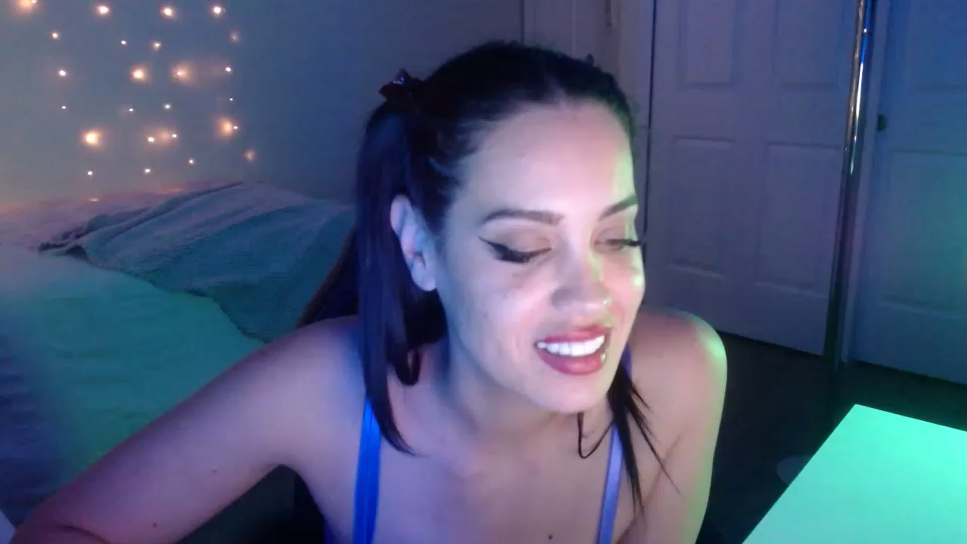 Gallery image thumbnail from NalaFalon's myfreecams stream on, 12/06/2022, 01:21 image 20 of 20