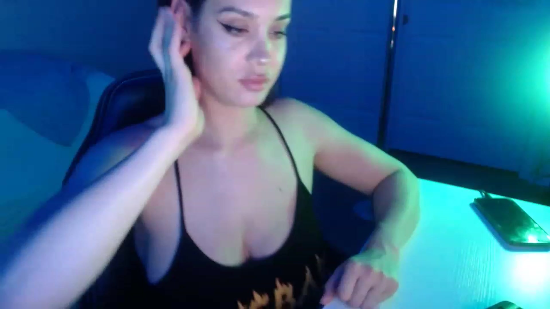 Gallery image thumbnail from NalaFalon's myfreecams stream on, 12/07/2022, 01:07 image 3 of 20