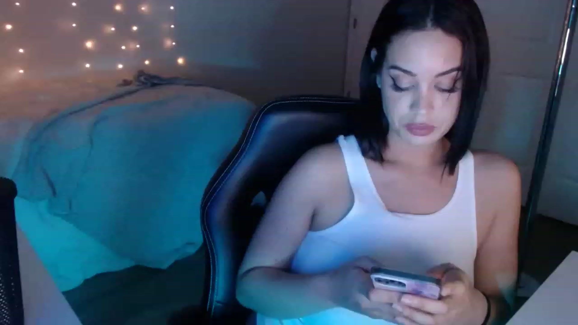 Gallery image thumbnail from NalaFalon's myfreecams stream on, 12/09/2022, 01:28 image 14 of 20