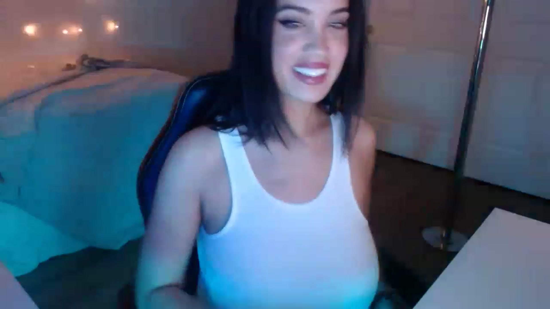 Gallery image thumbnail from NalaFalon's myfreecams stream on, 12/09/2022, 01:28 image 2 of 20