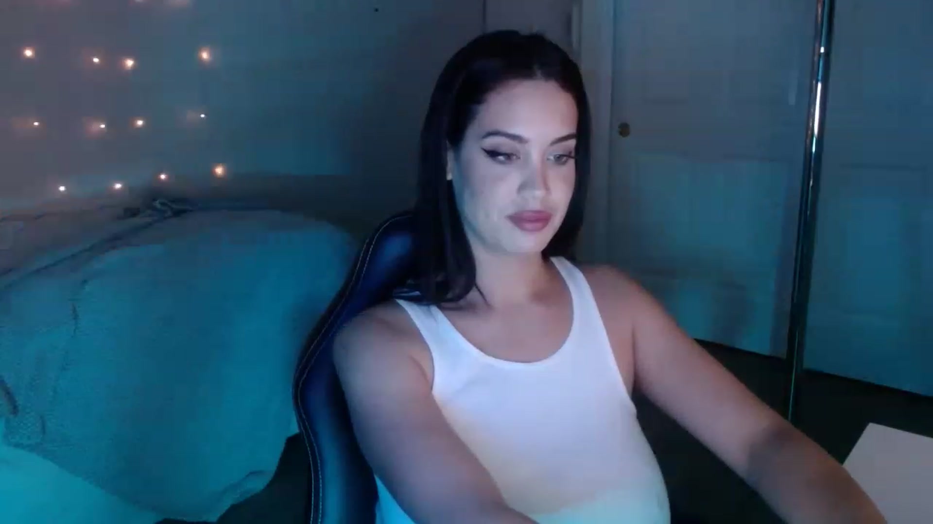Gallery image thumbnail from NalaFalon's myfreecams stream on, 12/09/2022, 01:55 image 8 of 20