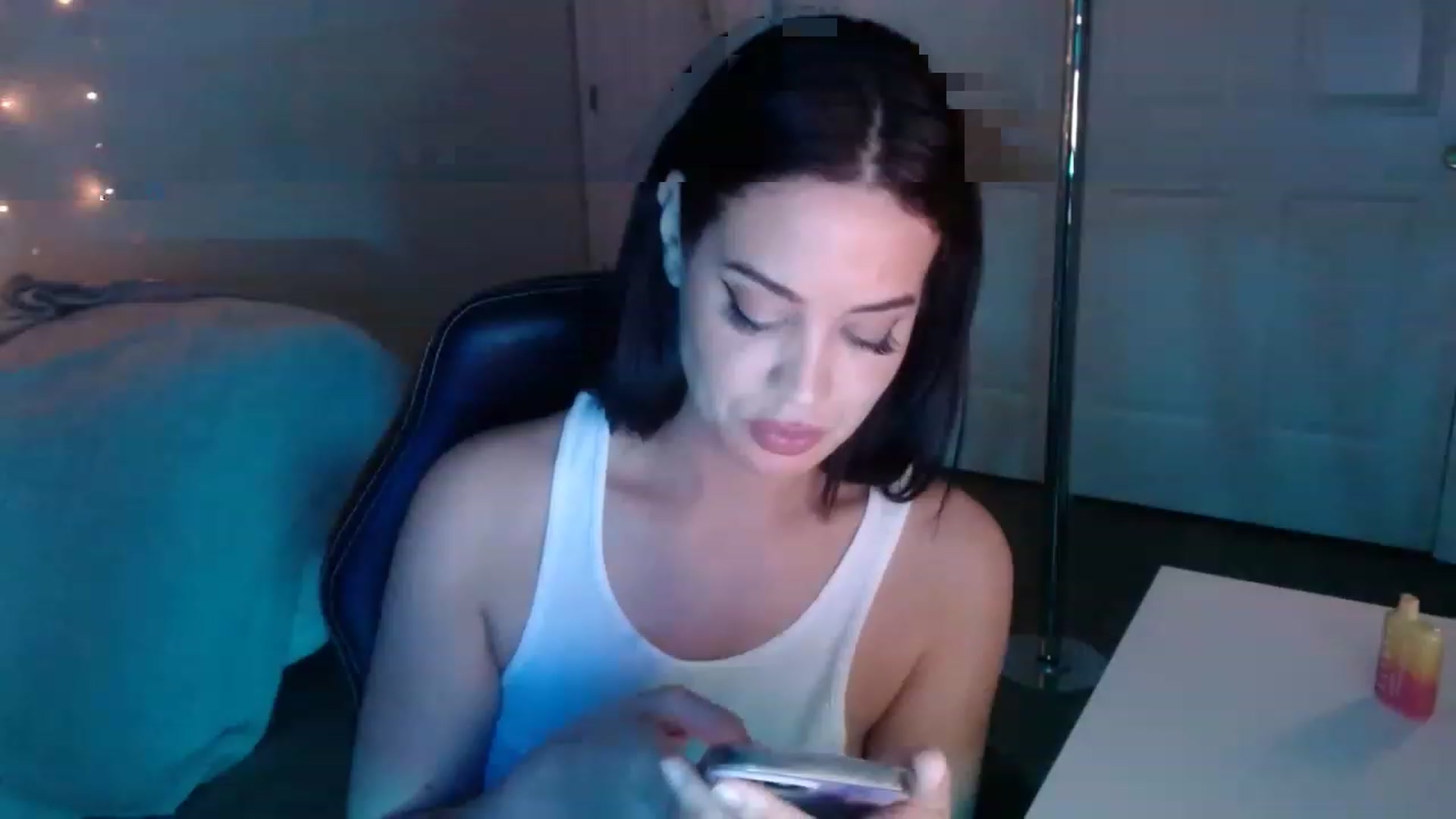 Gallery image thumbnail from NalaFalon's myfreecams stream on, 12/09/2022, 01:55 image 20 of 20