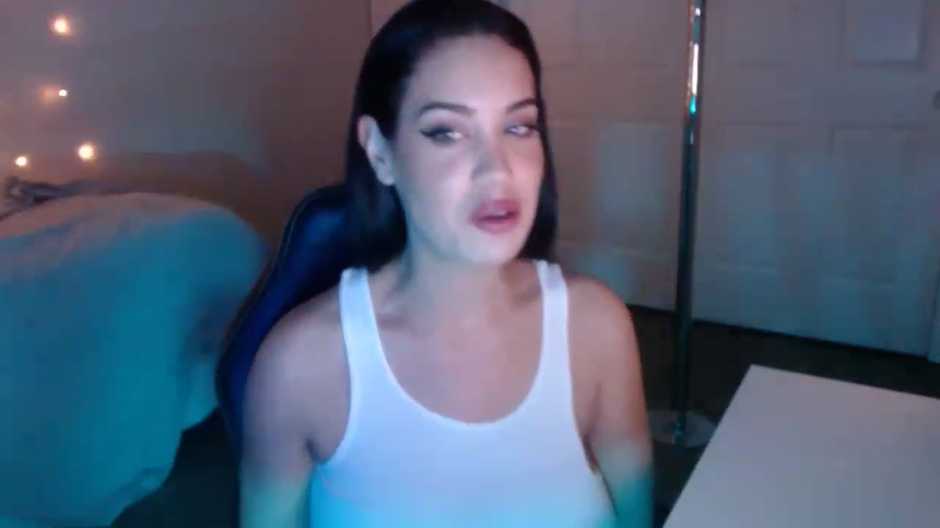 Gallery image thumbnail from NalaFalon's myfreecams stream on, 12/09/2022, 01:55 image 17 of 20