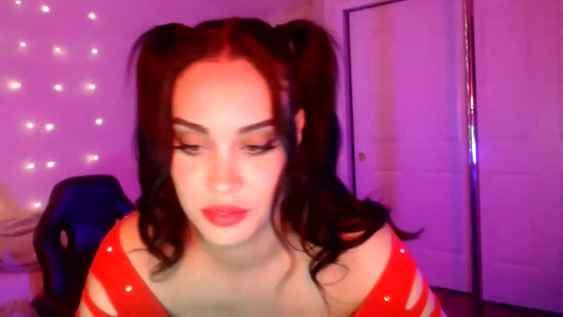 Gallery image thumbnail from NalaFalon's myfreecams stream on, 12/18/2022, 24:30 image 7 of 20