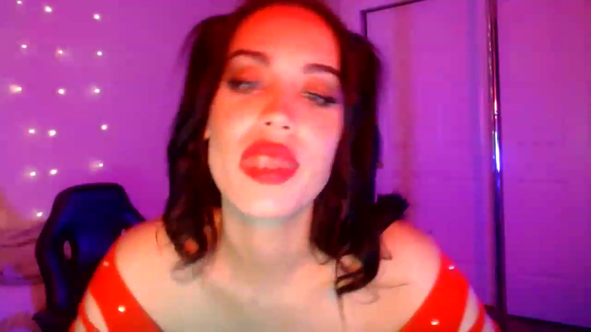 Gallery image thumbnail from NalaFalon's myfreecams stream on, 12/18/2022, 24:30 image 6 of 20