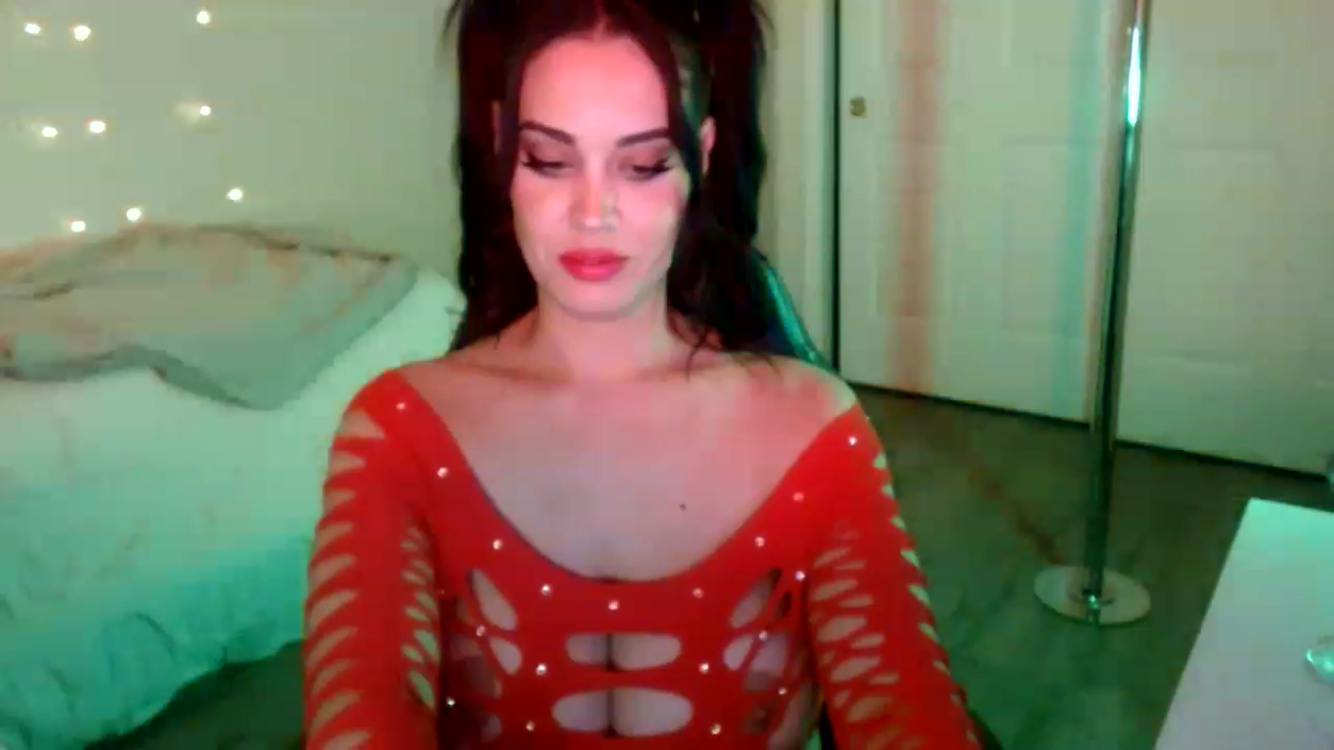 Gallery image thumbnail from NalaFalon's myfreecams stream on, 12/18/2022, 24:30 image 11 of 20