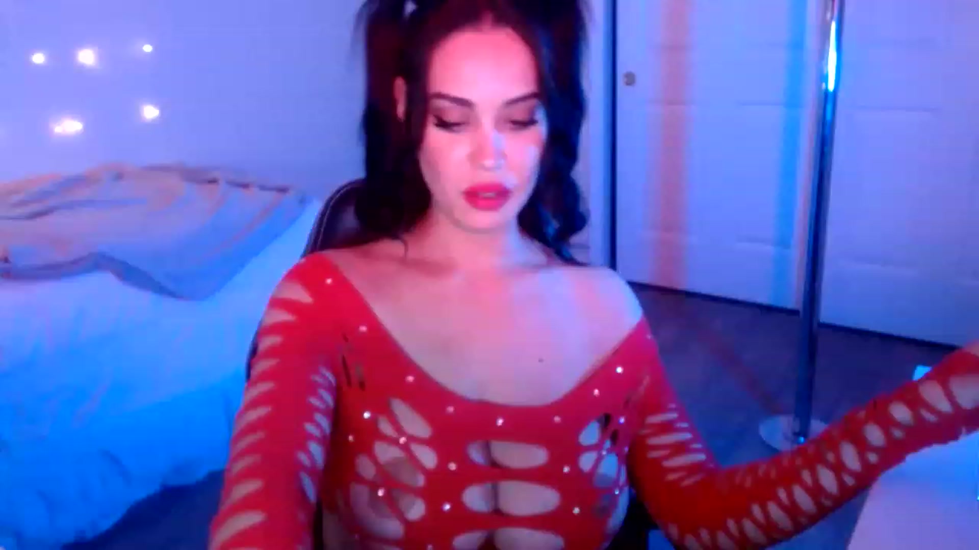 Gallery image thumbnail from NalaFalon's myfreecams stream on, 12/18/2022, 24:30 image 13 of 20