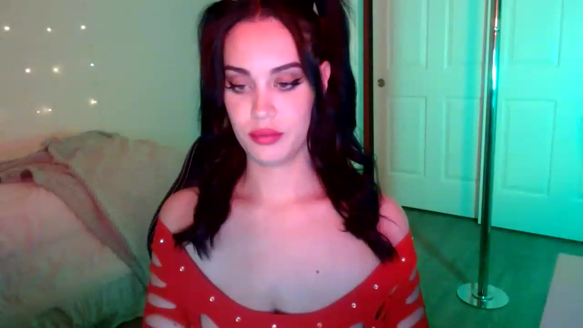 Gallery image thumbnail from NalaFalon's myfreecams stream on, 12/18/2022, 01:38 image 20 of 20