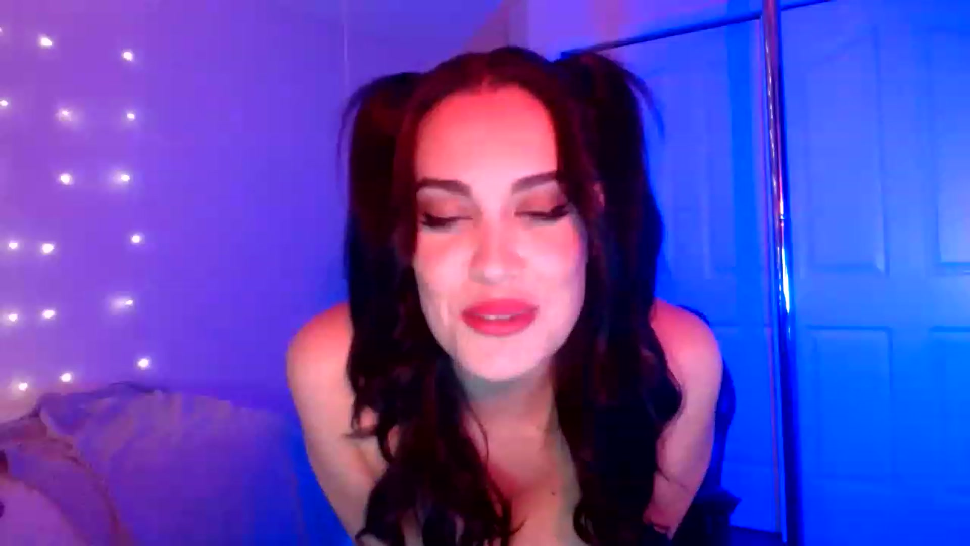 Gallery image thumbnail from NalaFalon's myfreecams stream on, 12/18/2022, 01:38 image 12 of 20