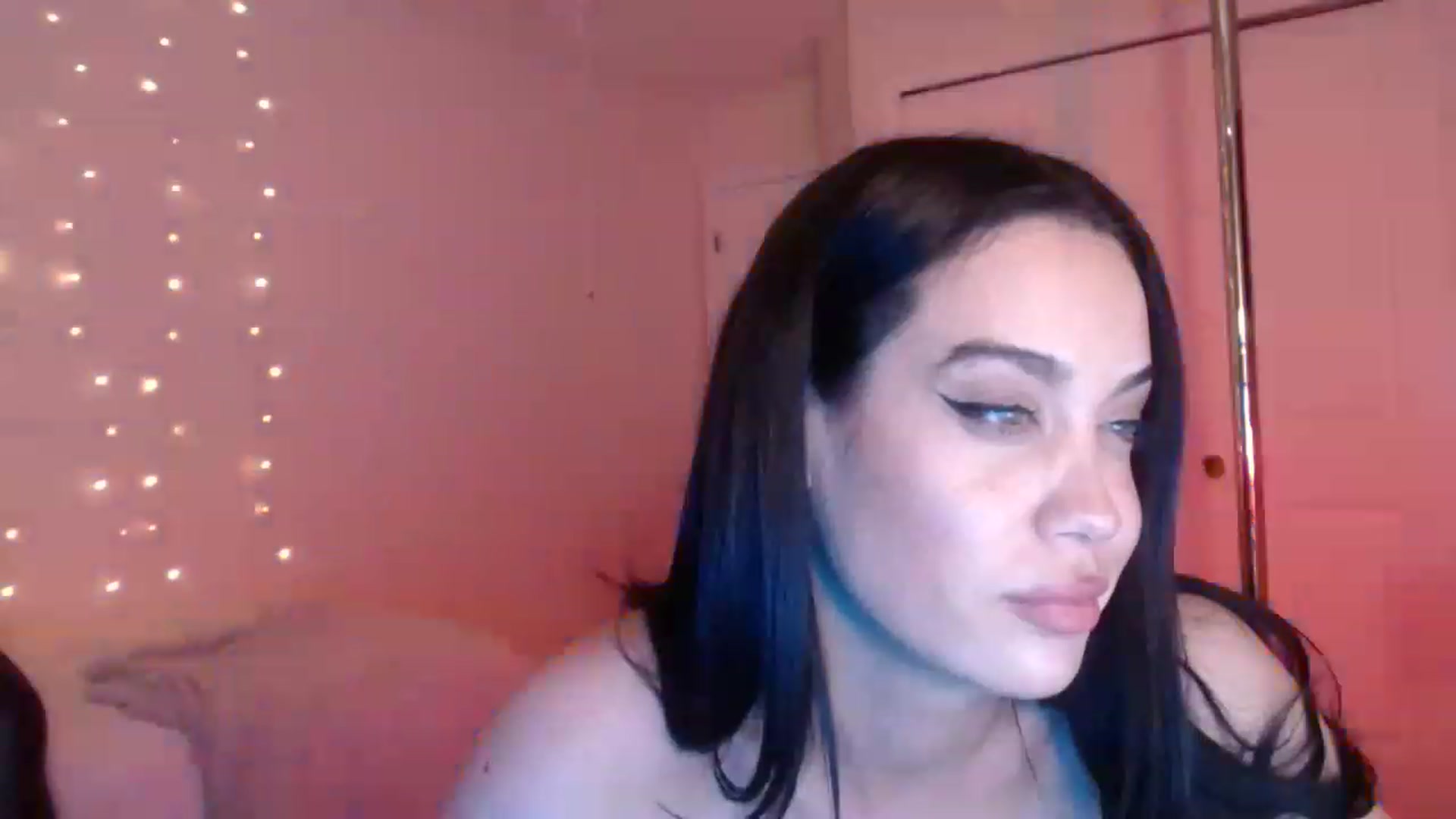 Gallery image thumbnail from NalaFalon's myfreecams stream on, 12/27/2022, 20:30 image 11 of 20