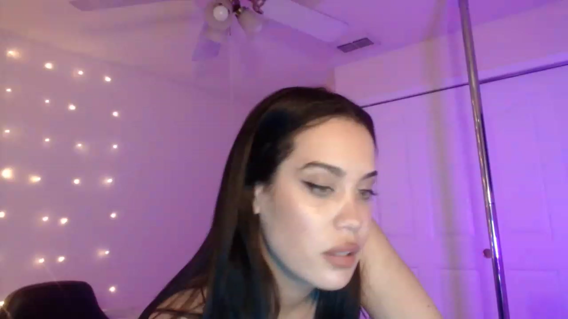 Gallery image thumbnail from NalaFalon's myfreecams stream on, 12/27/2022, 22:13 image 9 of 20