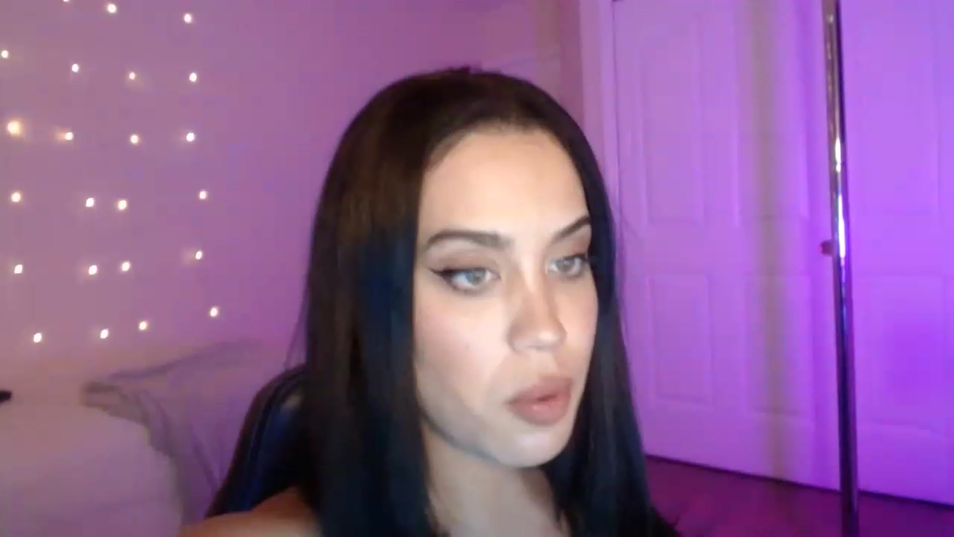 Gallery image thumbnail from NalaFalon's myfreecams stream on, 12/27/2022, 22:13 image 10 of 20