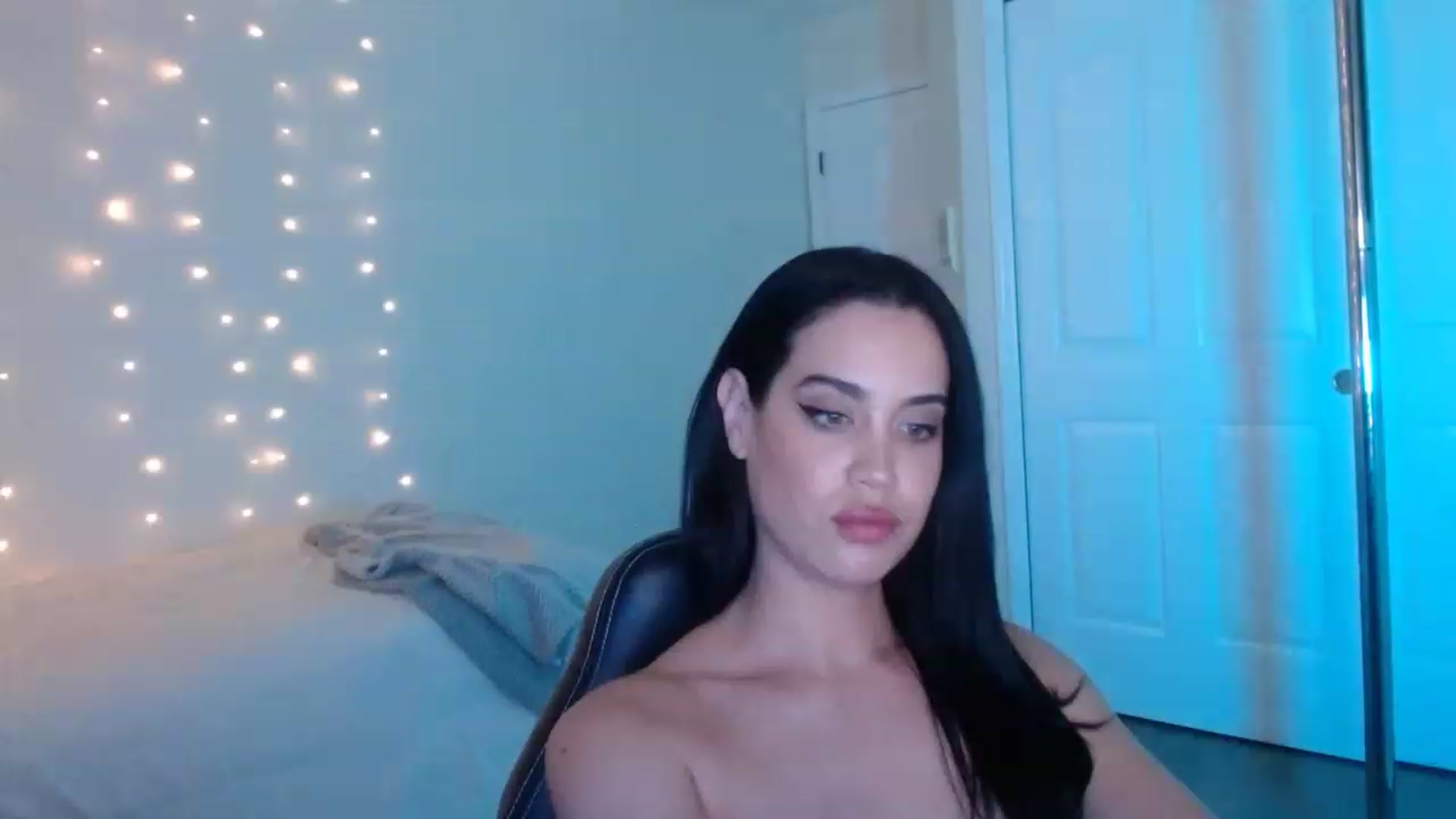 Gallery image thumbnail from NalaFalon's myfreecams stream on, 12/27/2022, 22:57 image 15 of 20