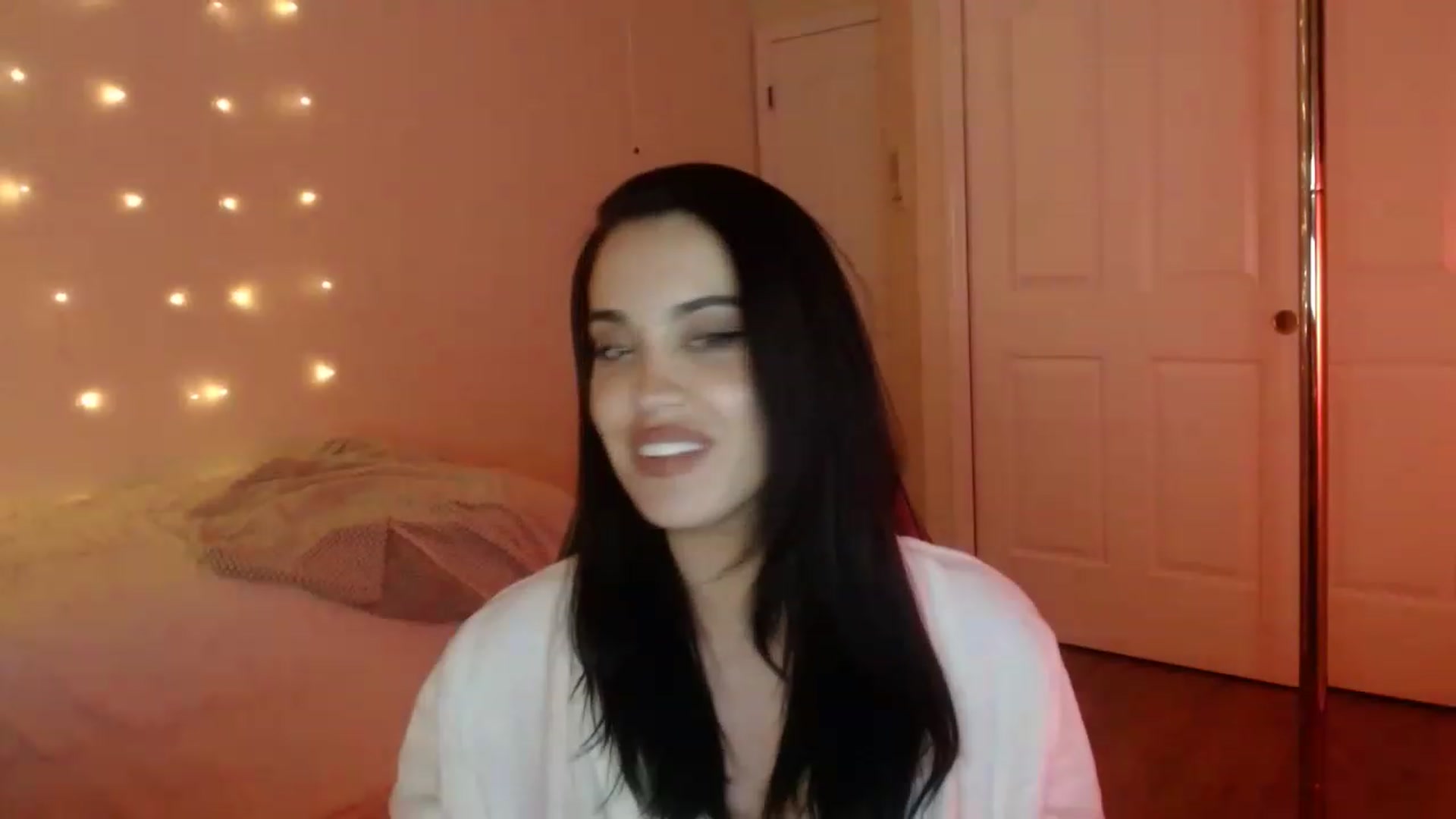 Gallery image thumbnail from NalaFalon's myfreecams stream on, 12/28/2022, 01:58 image 5 of 20