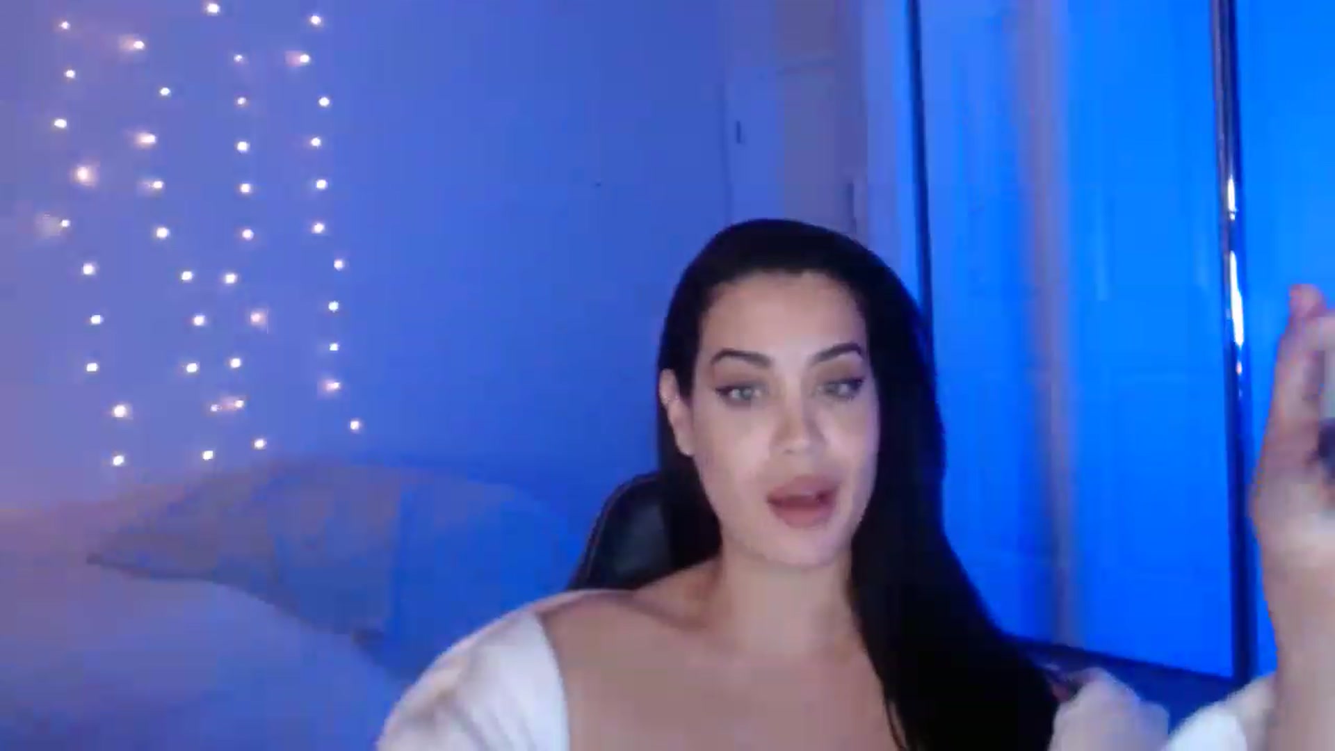 Gallery image thumbnail from NalaFalon's myfreecams stream on, 12/29/2022, 02:05 image 16 of 20