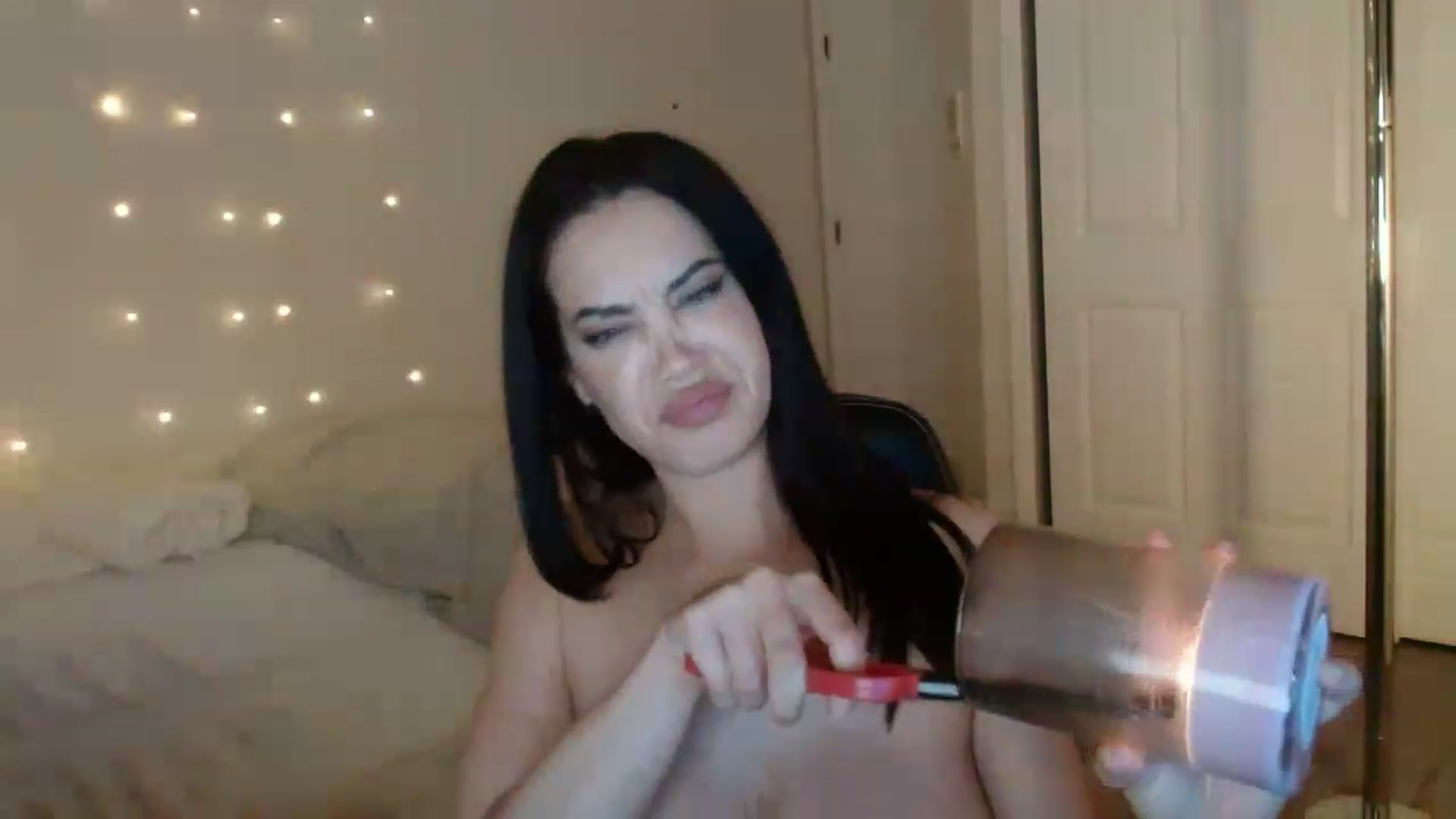Gallery image thumbnail from NalaFalon's myfreecams stream on, 12/29/2022, 02:05 image 8 of 20