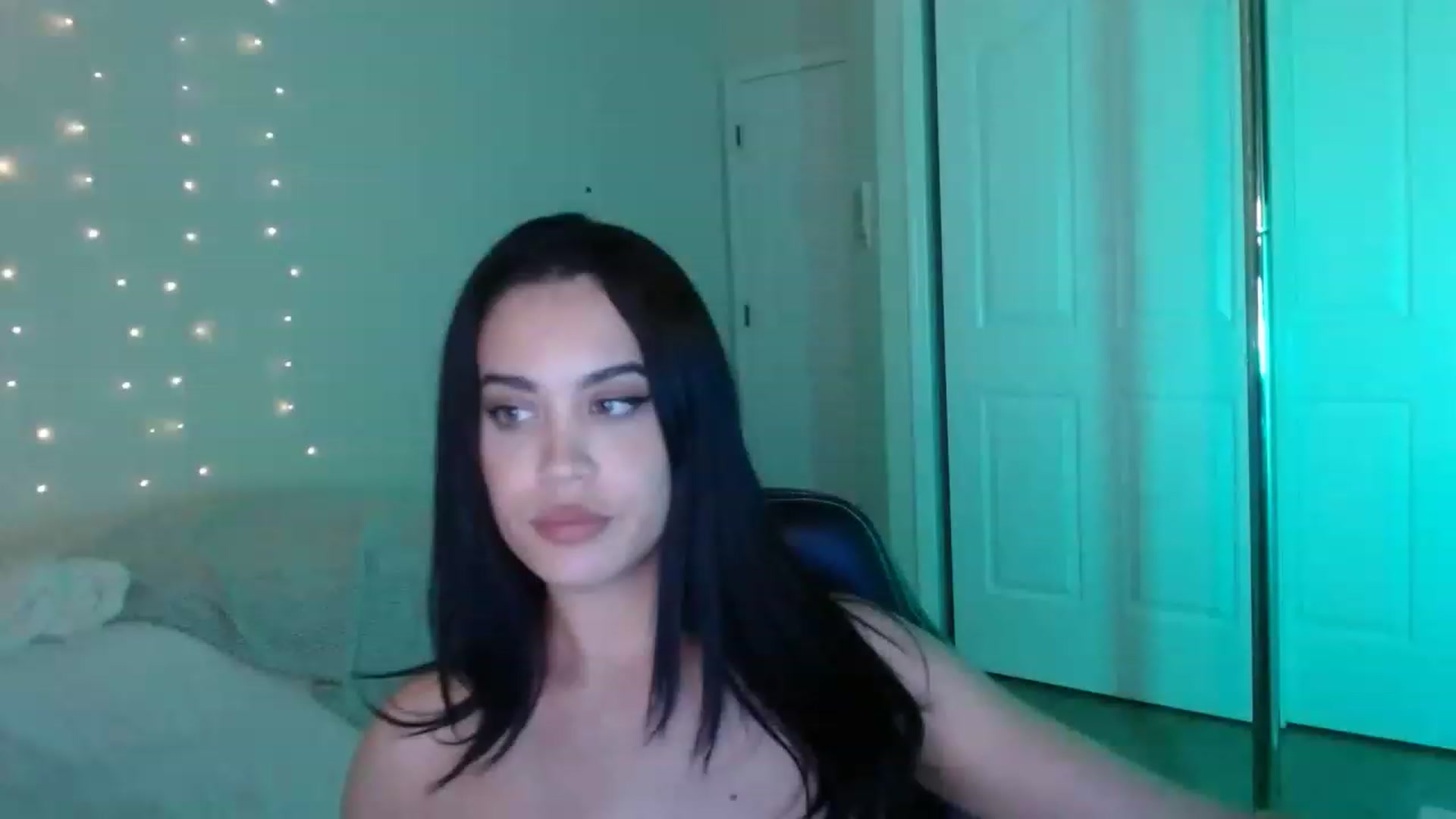 Gallery image thumbnail from NalaFalon's myfreecams stream on, 12/29/2022, 02:05 image 4 of 20
