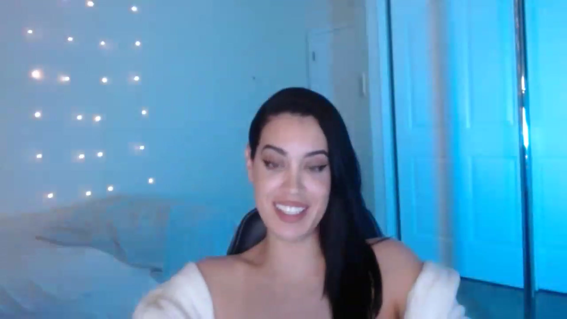 Gallery image thumbnail from NalaFalon's myfreecams stream on, 12/29/2022, 02:05 image 15 of 20