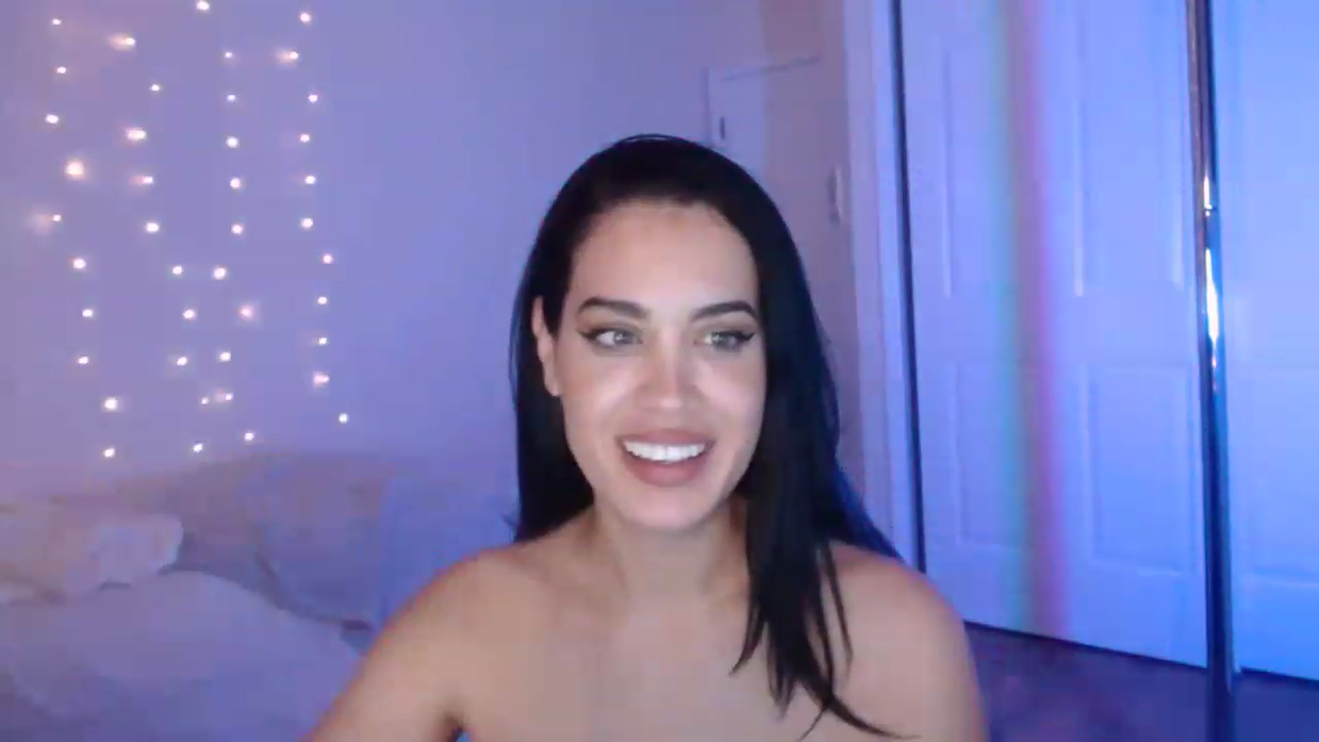 Gallery image thumbnail from NalaFalon's myfreecams stream on, 12/29/2022, 02:05 image 13 of 20