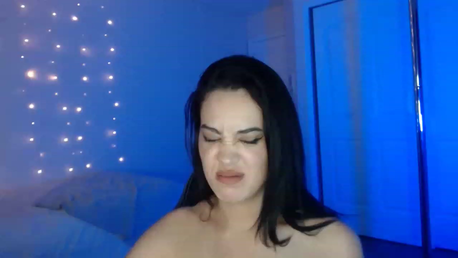 Gallery image thumbnail from NalaFalon's myfreecams stream on, 12/30/2022, 02:51 image 11 of 20