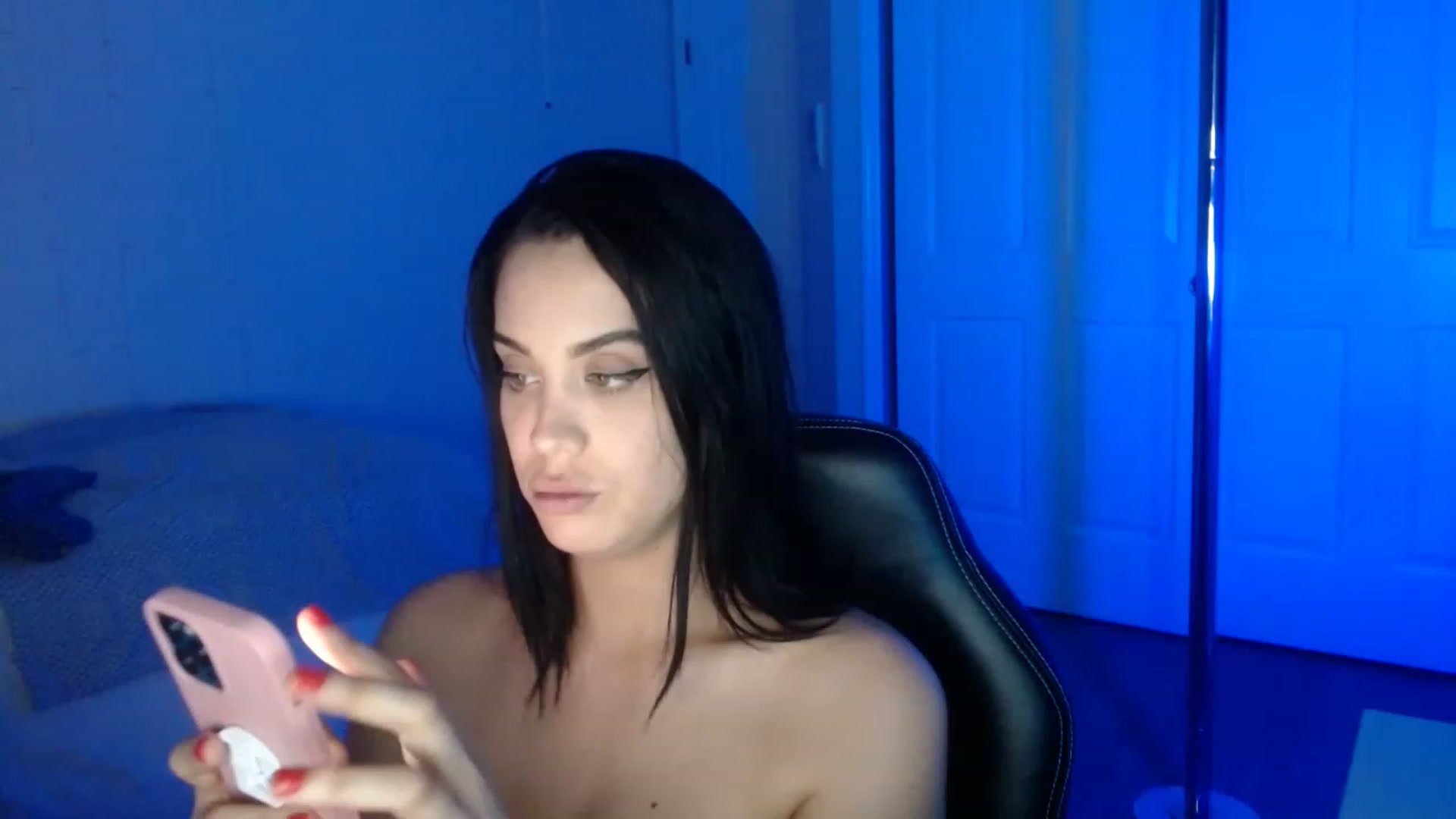 Gallery image thumbnail from NalaFalon's myfreecams stream on, 12/31/2022, 24:04 image 13 of 20