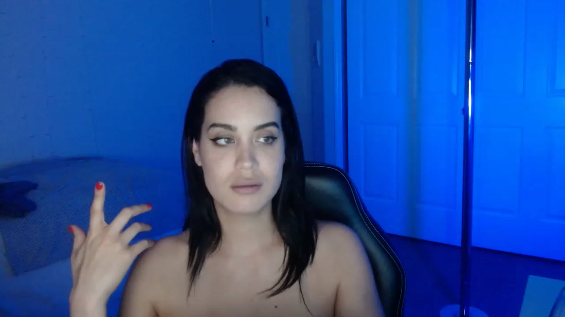 Gallery image thumbnail from NalaFalon's myfreecams stream on, 12/31/2022, 24:04 image 17 of 20