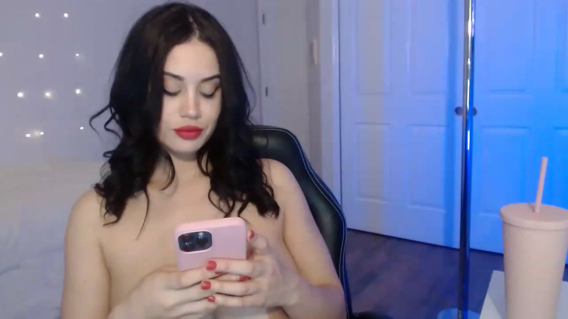 Gallery image thumbnail from NalaFalon's myfreecams stream on, 01/12/2023, 01:42 image 17 of 20