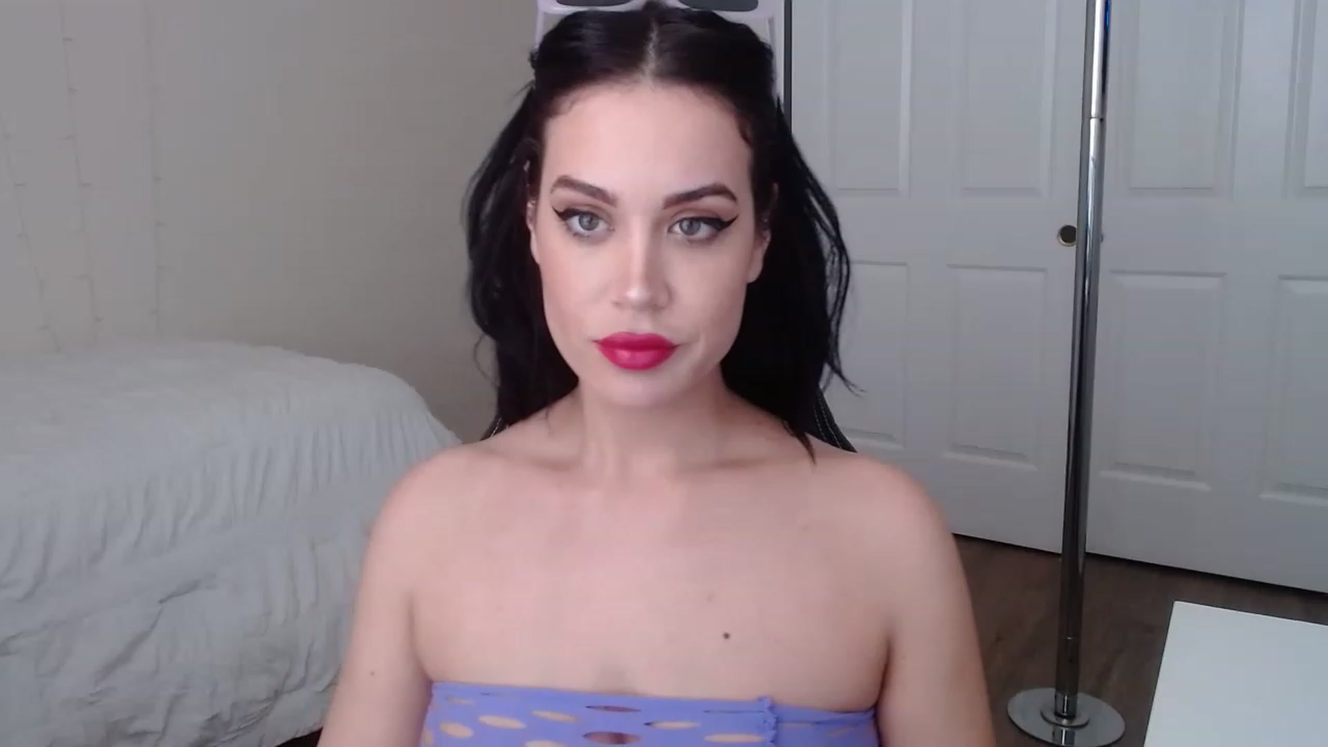 Gallery image thumbnail from NalaFalon's myfreecams stream on, 01/15/2023, 21:41 image 13 of 20