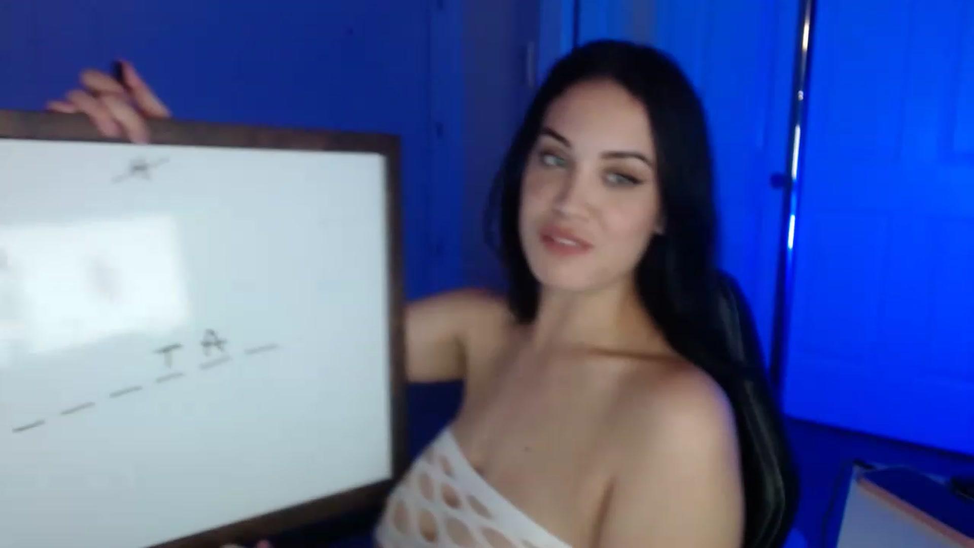 Gallery image thumbnail from NalaFalon's myfreecams stream on, 01/18/2023, 24:00 image 14 of 20