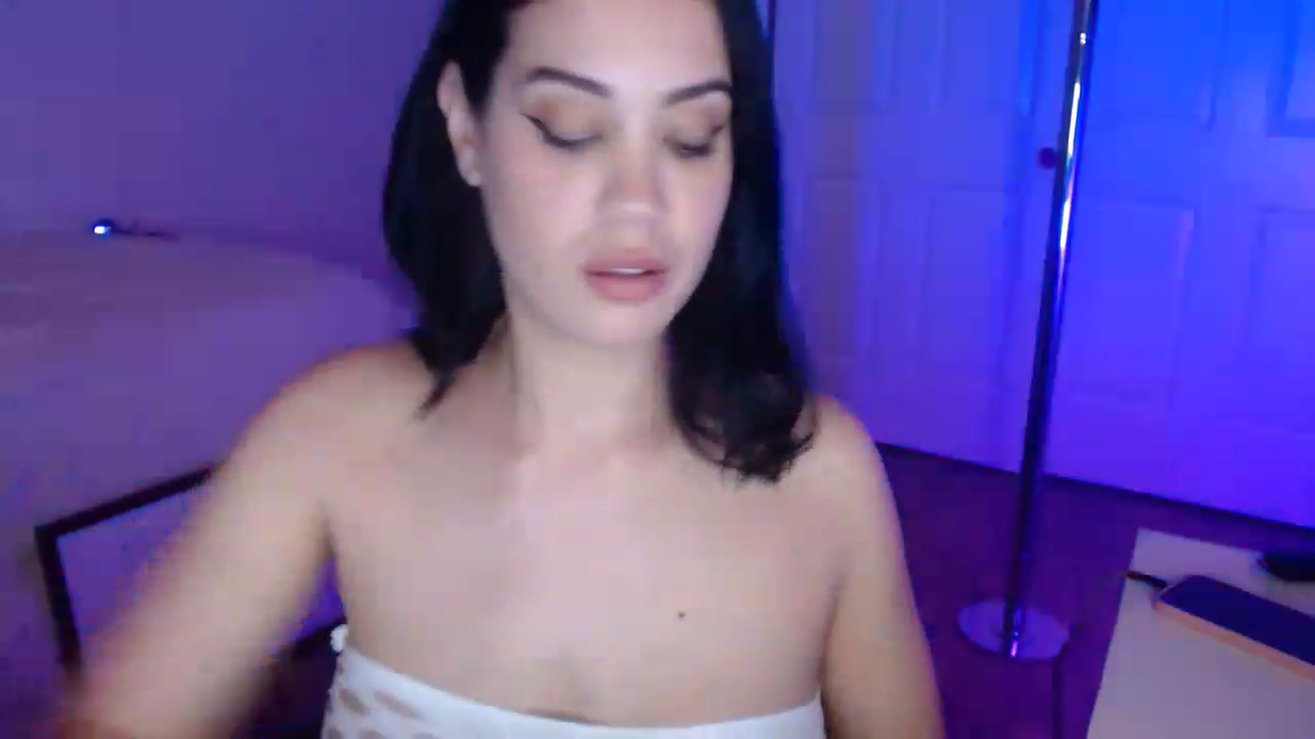 Gallery image thumbnail from NalaFalon's myfreecams stream on, 01/18/2023, 24:00 image 9 of 20