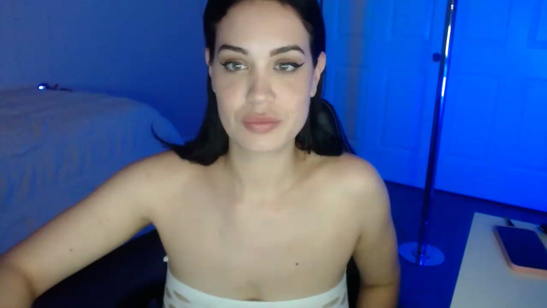 Gallery image thumbnail from NalaFalon's myfreecams stream on, 01/18/2023, 24:00 image 19 of 20