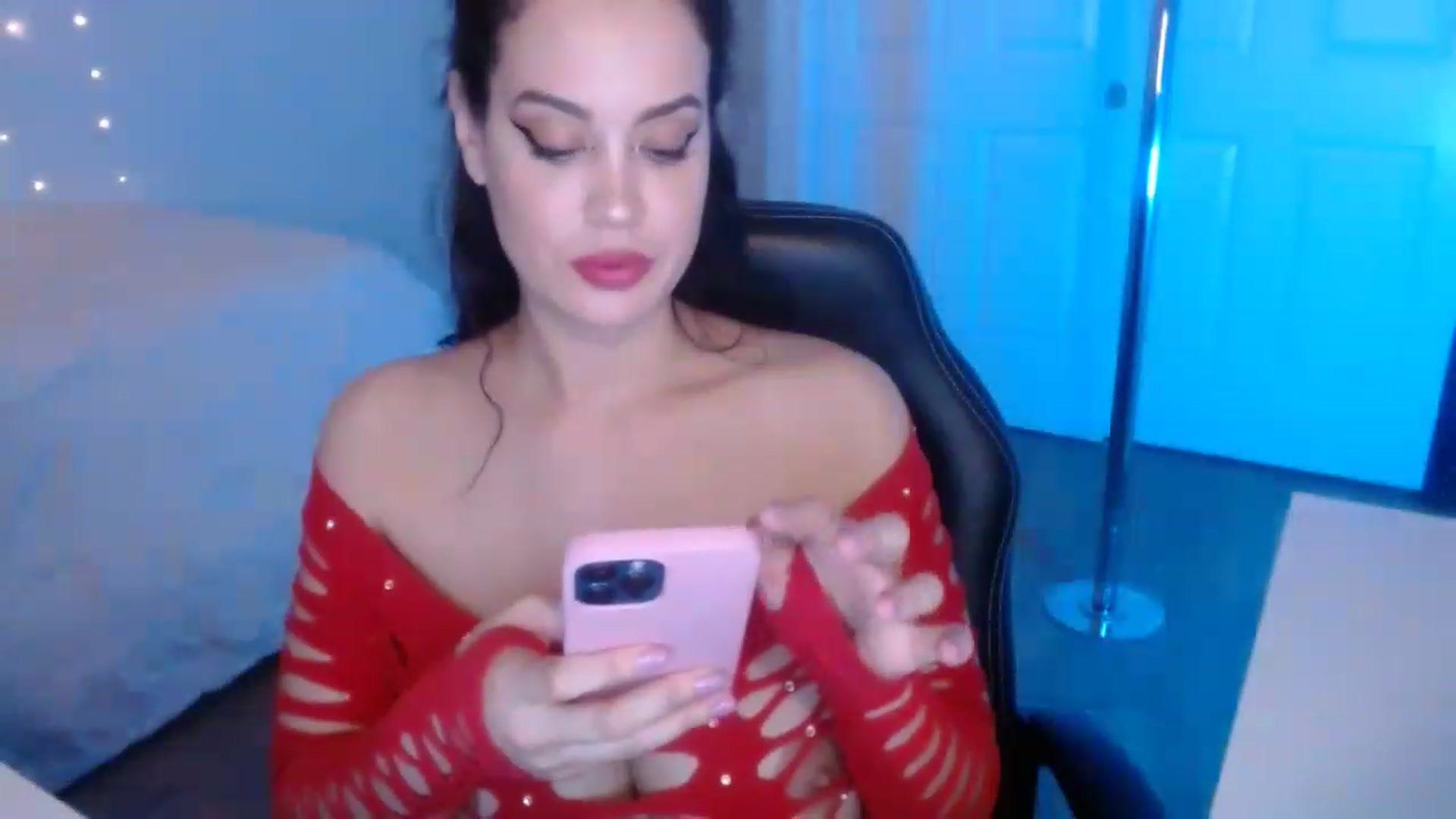 Gallery image thumbnail from NalaFalon's myfreecams stream on, 01/19/2023, 01:55 image 11 of 20