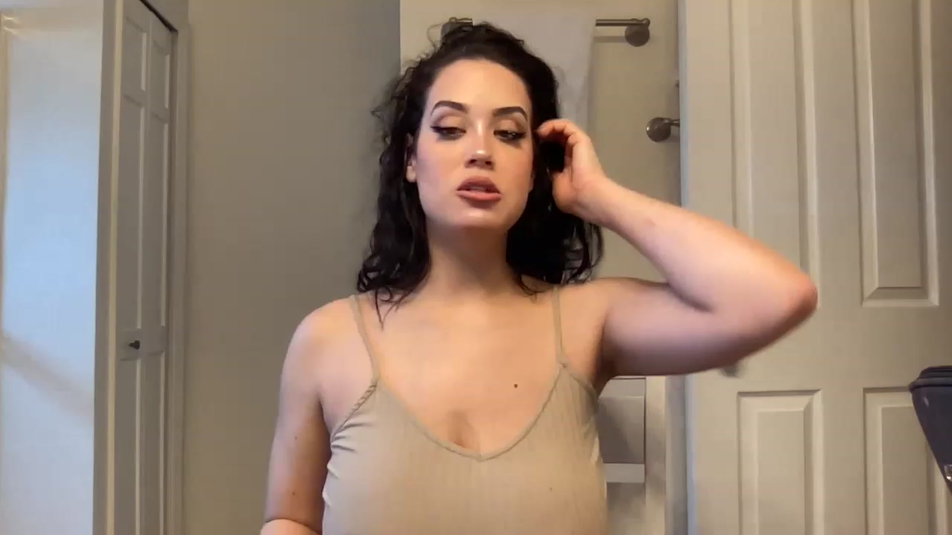 Gallery image thumbnail from NalaFalon's myfreecams stream on, 02/03/2023, 16:10 image 12 of 20
