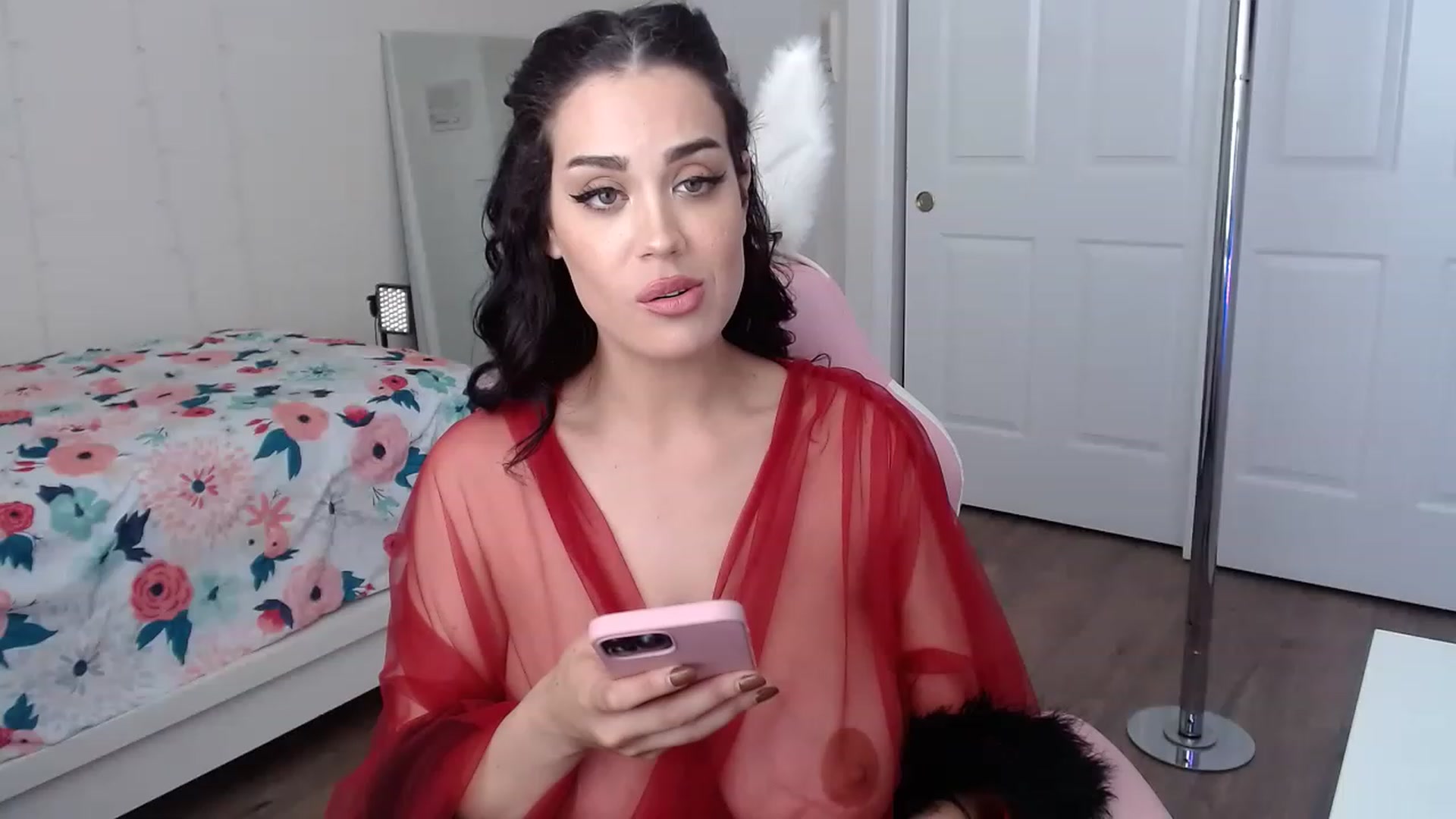 Gallery image thumbnail from NalaFalon's myfreecams stream on, 03/18/2023, 18:14 image 10 of 20