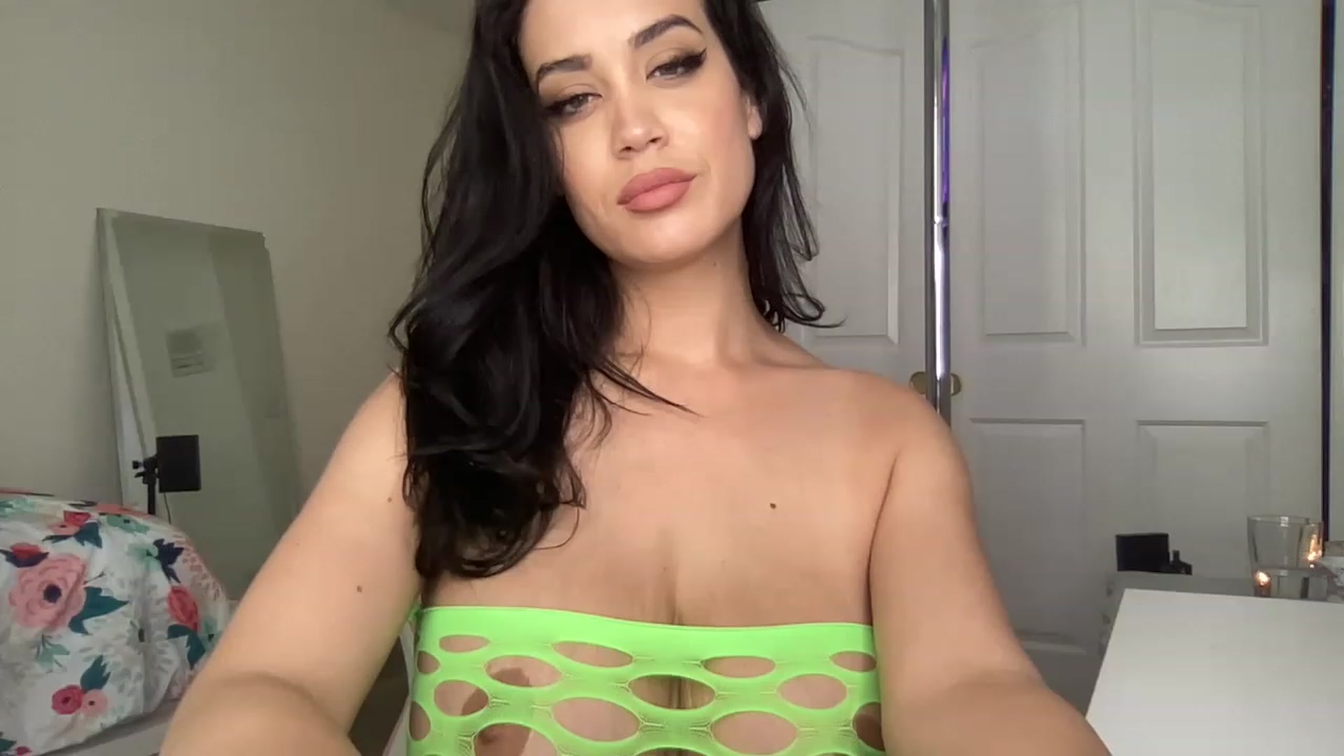 Gallery image thumbnail from NalaFalon's myfreecams stream on, 05/18/2023, 17:52 image 16 of 20