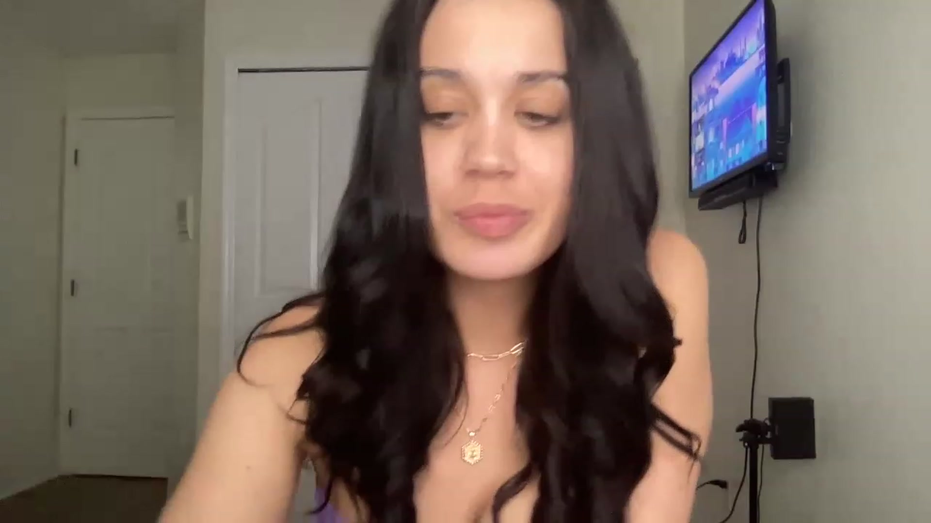 Gallery image thumbnail from NalaFalon's myfreecams stream on, 05/26/2023, 17:14 image 16 of 20