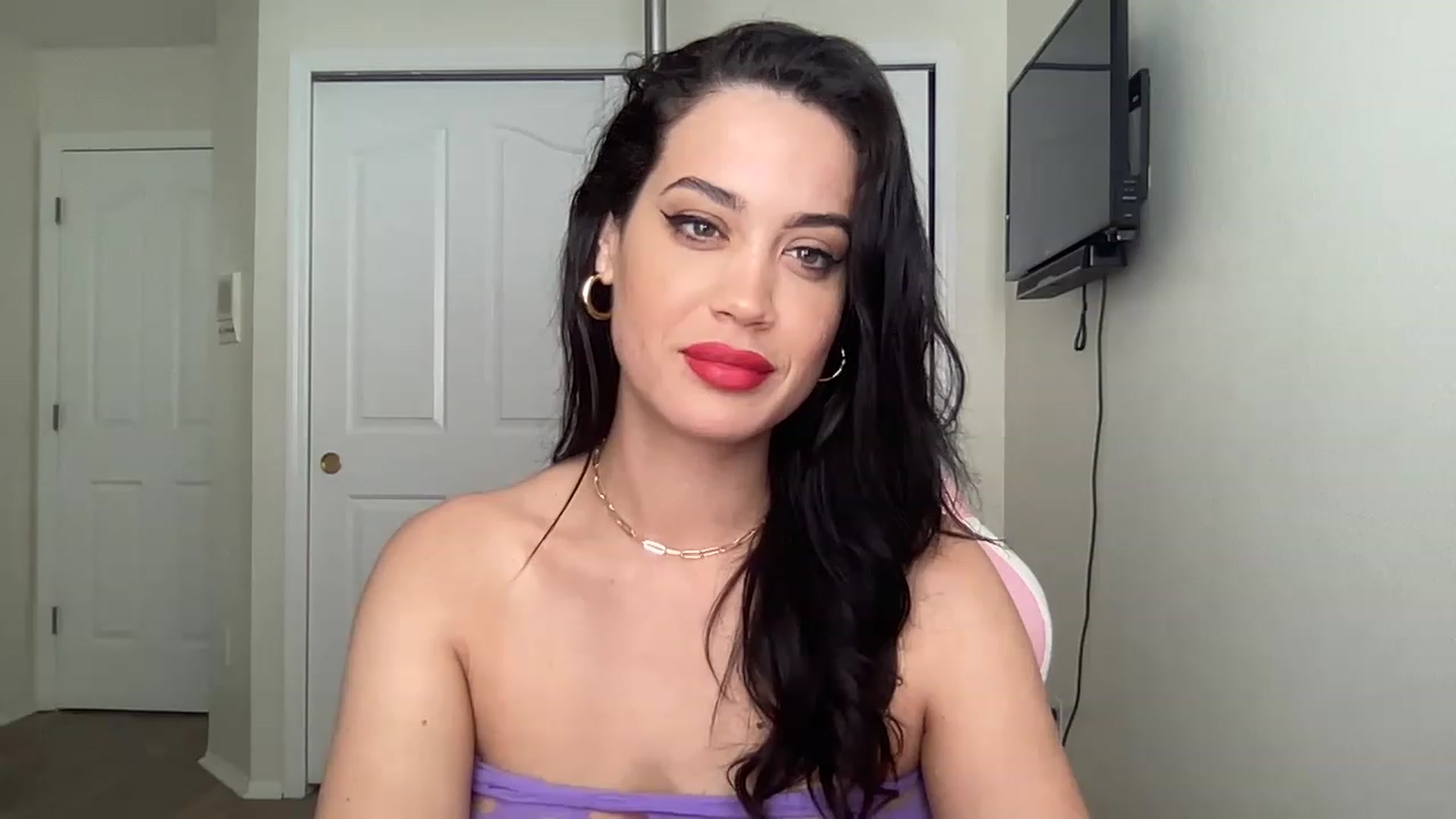 Gallery image thumbnail from NalaFalon's myfreecams stream on, 05/30/2023, 17:37 image 19 of 20