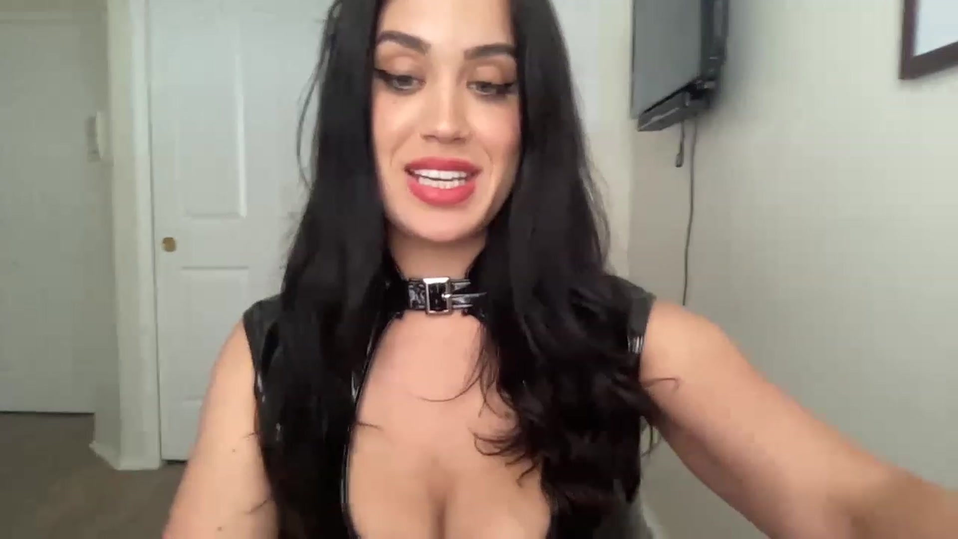 Gallery image thumbnail from NalaFalon's myfreecams stream on, 05/31/2023, 19:23 image 15 of 20