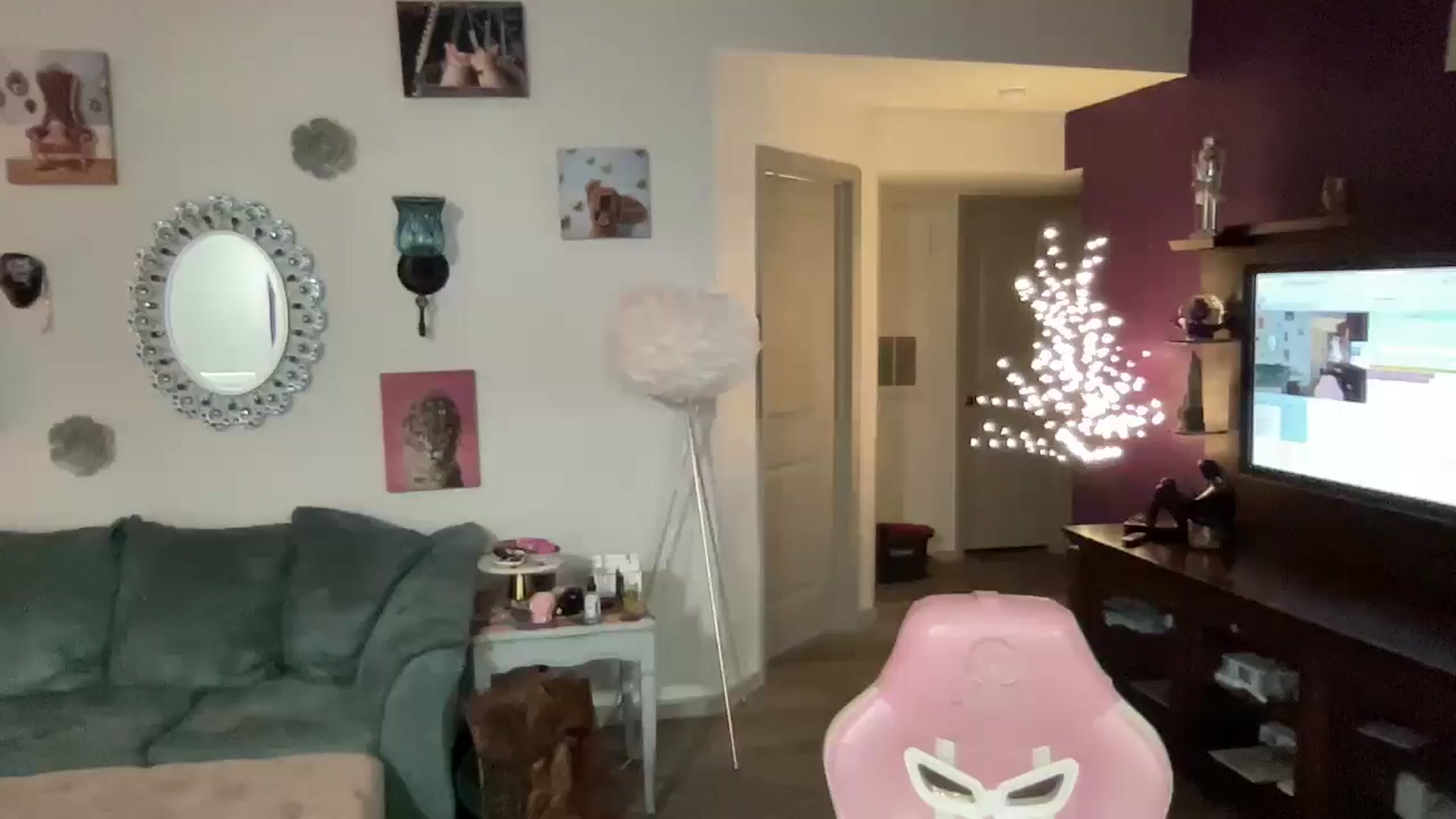 Gallery image thumbnail from NalaFalon's myfreecams stream on, 11/20/2025, 18:54 image 1 of 20