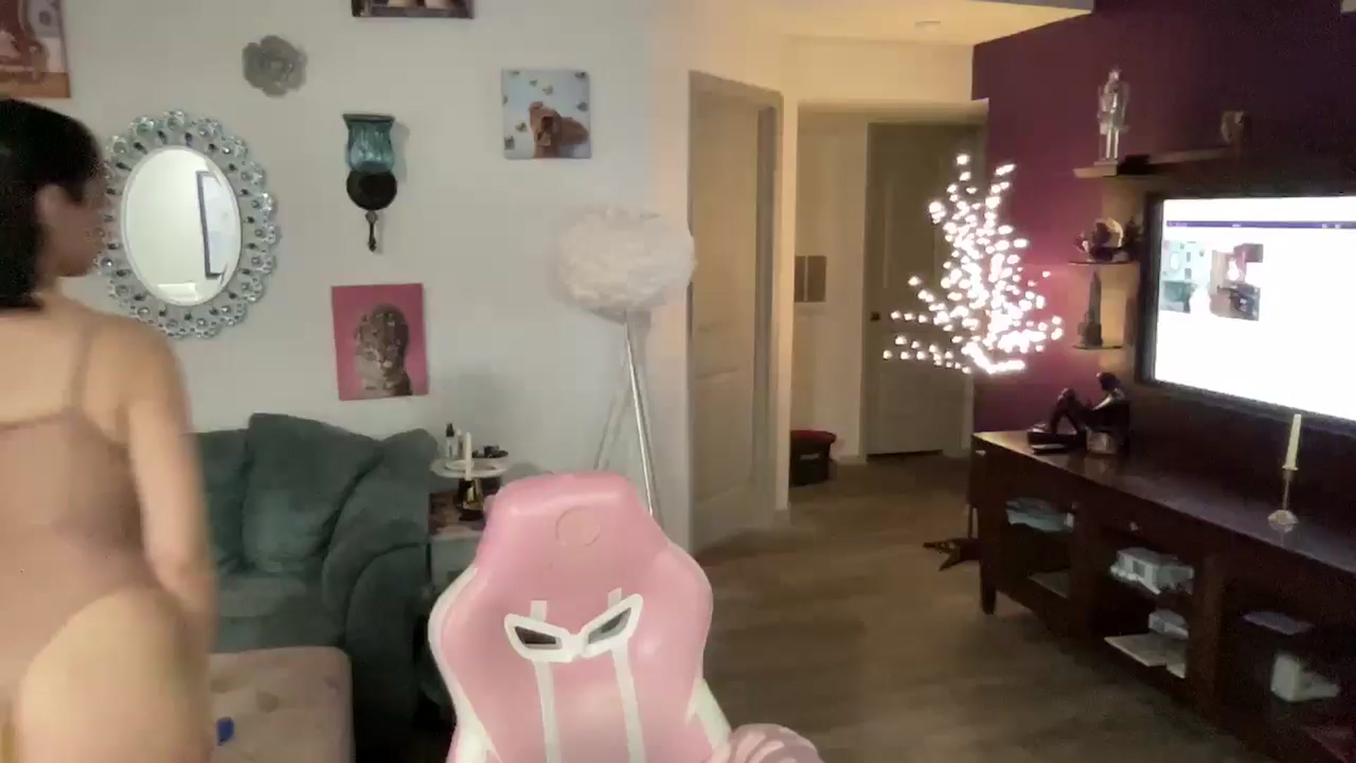 Gallery image thumbnail from NalaFalon's myfreecams stream on, 11/21/2025, 17:46 image 1 of 20