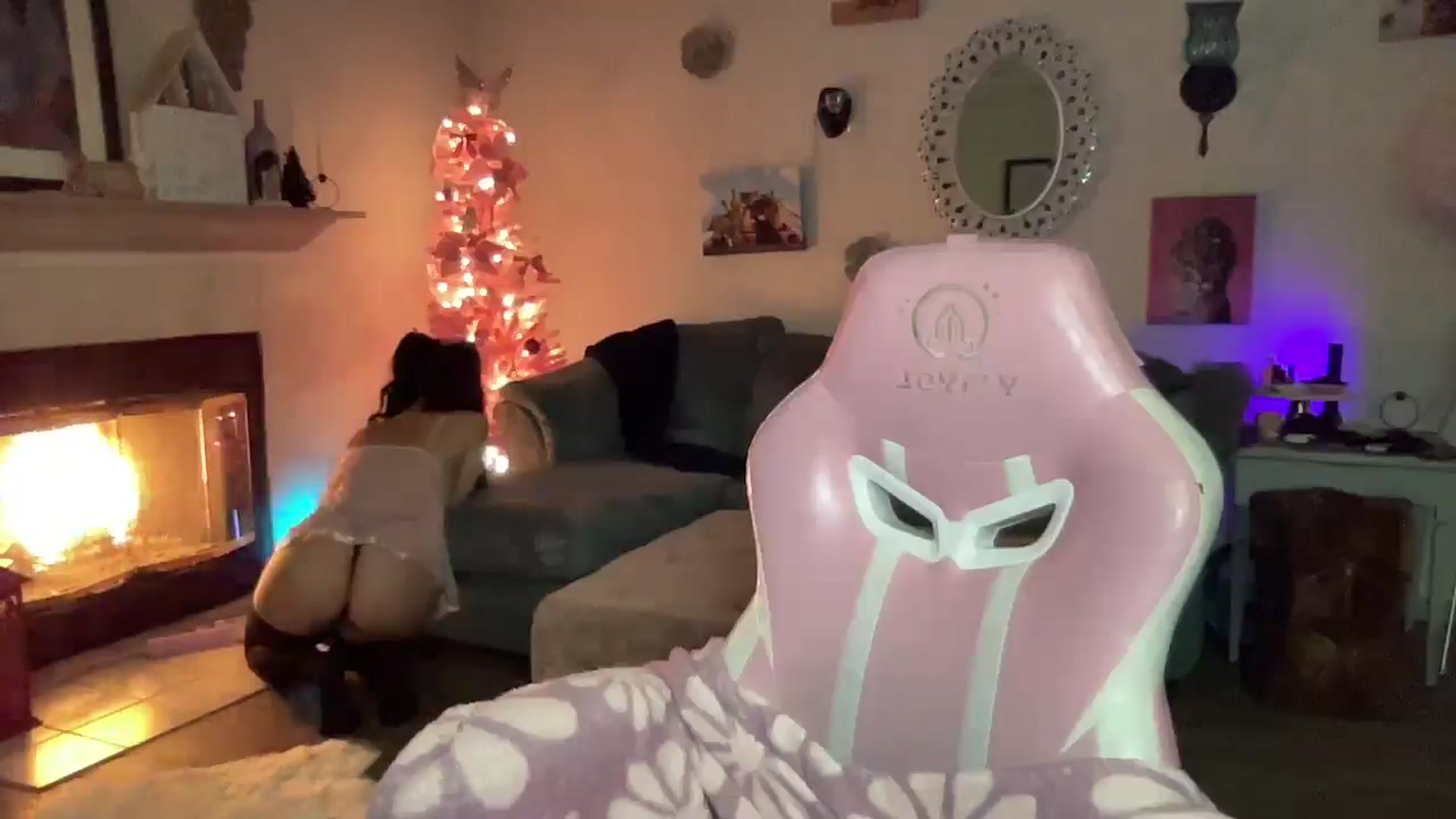 Gallery image thumbnail from NalaFalon's myfreecams stream on, 12/10/2025, 05:59 image 5 of 20