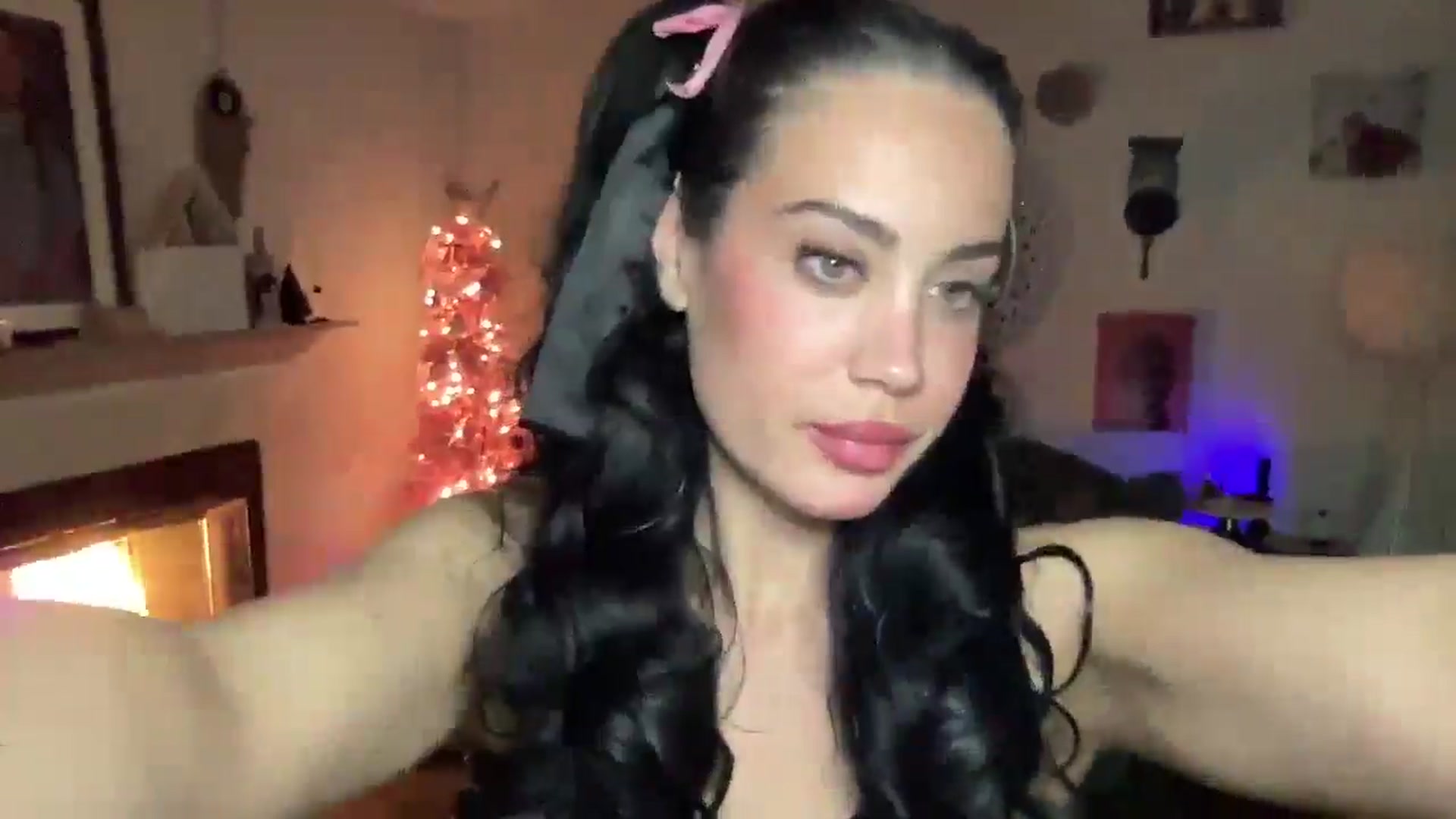 Gallery image thumbnail from NalaFalon's myfreecams stream on, 12/10/2025, 05:59 image 8 of 20