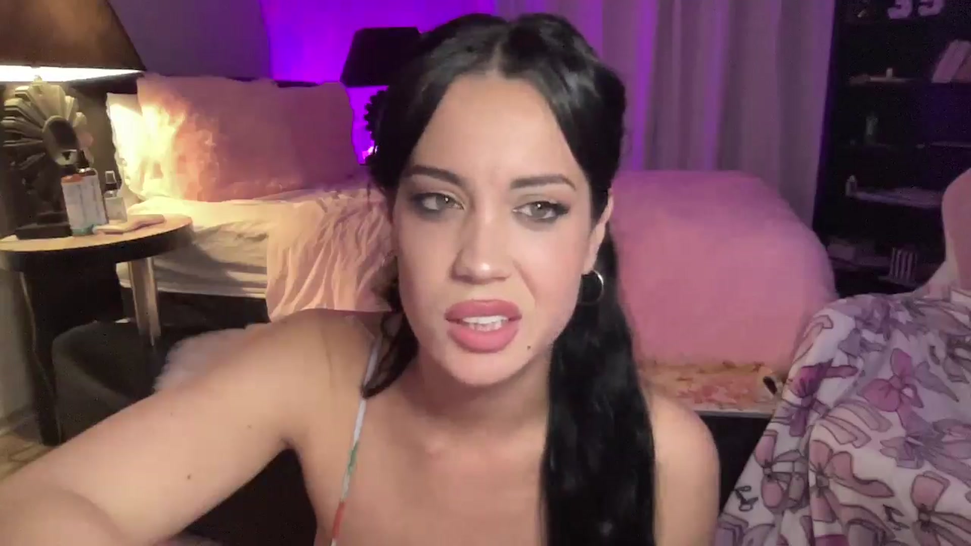 Gallery image thumbnail from NalaFalon's myfreecams stream on, 01/06/2026, 07:27 image 6 of 20