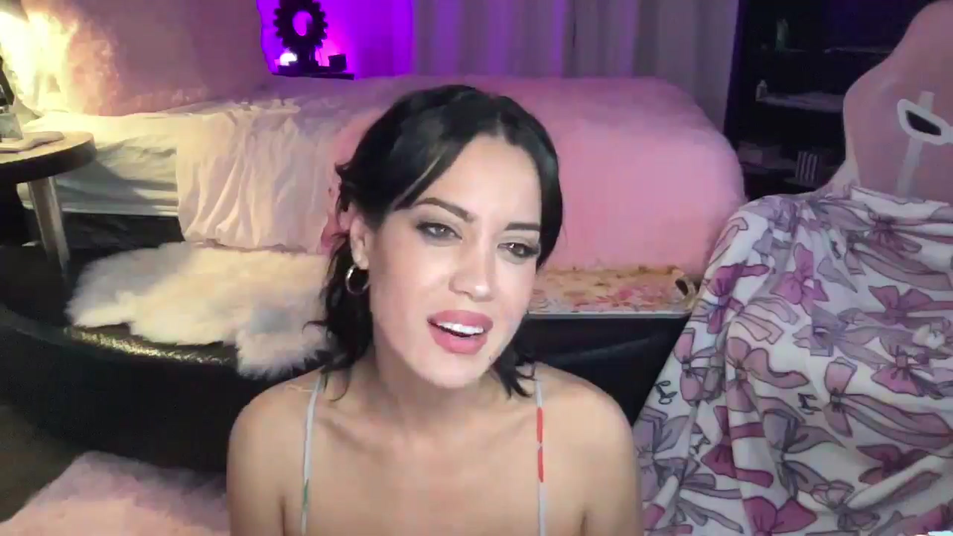 Gallery image thumbnail from NalaFalon's myfreecams stream on, 01/06/2026, 07:27 image 11 of 20