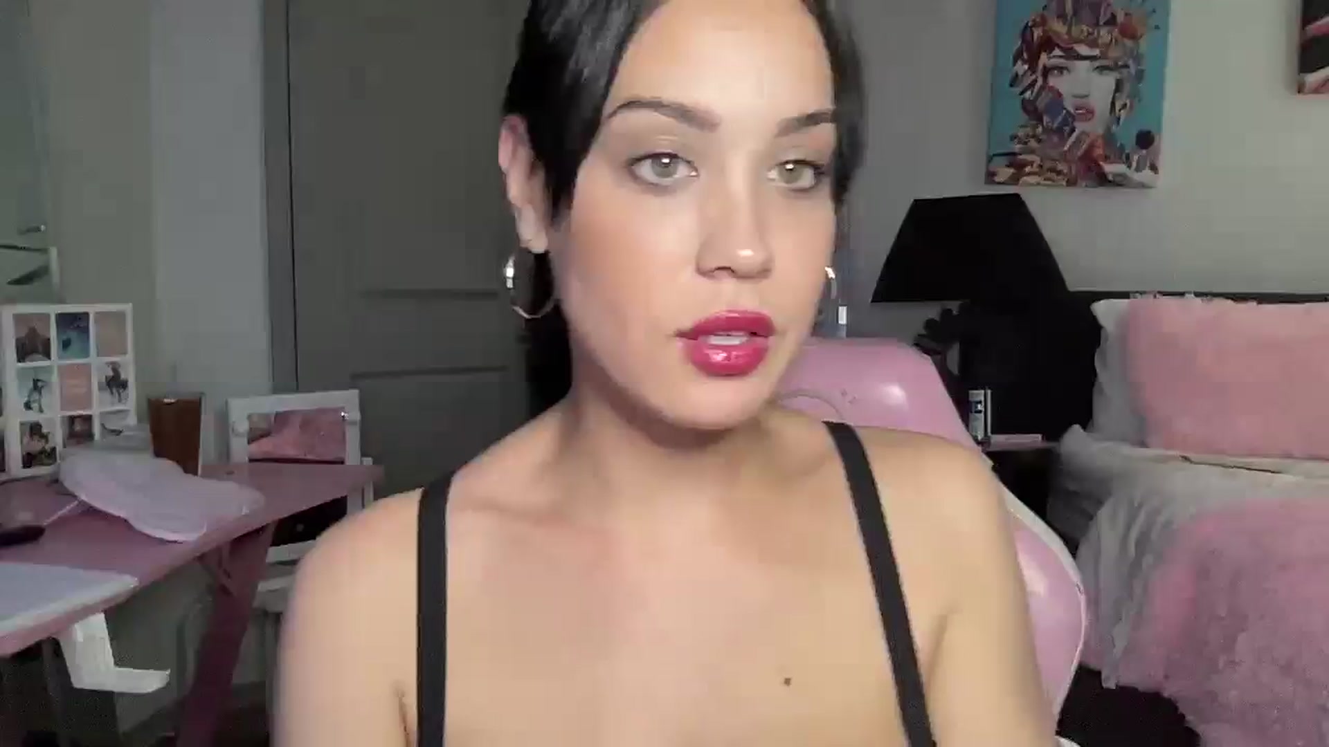 Gallery image thumbnail from NalaFalon's myfreecams stream on, 01/18/2026, 20:14 image 3 of 20