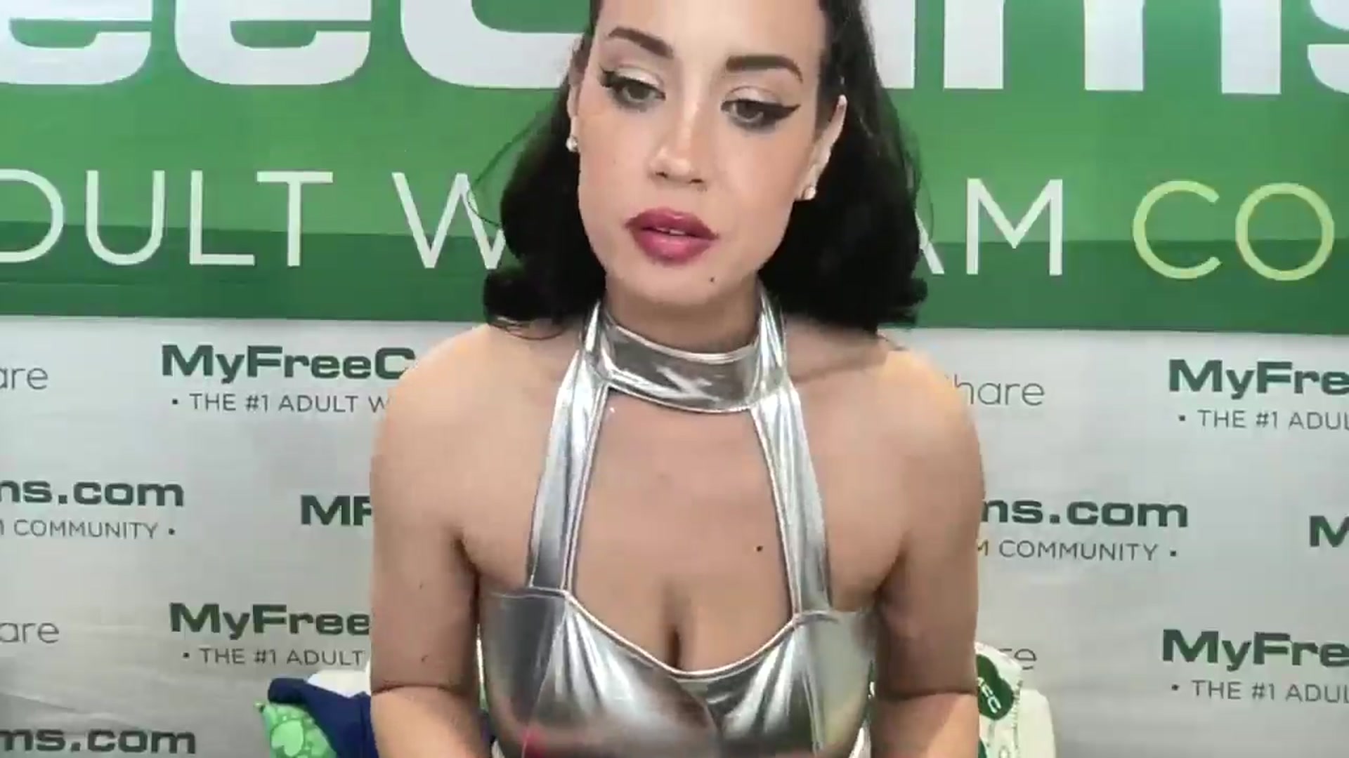 Gallery image thumbnail from NalaFalon's myfreecams stream on, 01/24/2026, 23:15 image 15 of 20