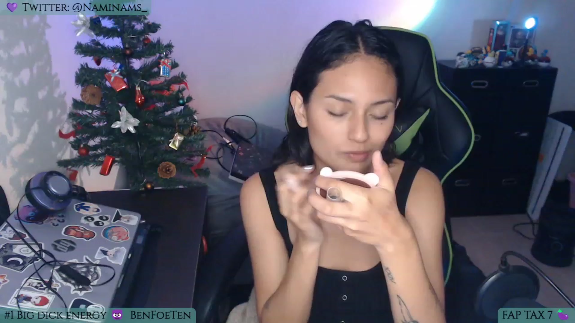 Gallery image thumbnail from NamiSinner's myfreecams stream on, 12/31/2022, 17:17 image 7 of 20