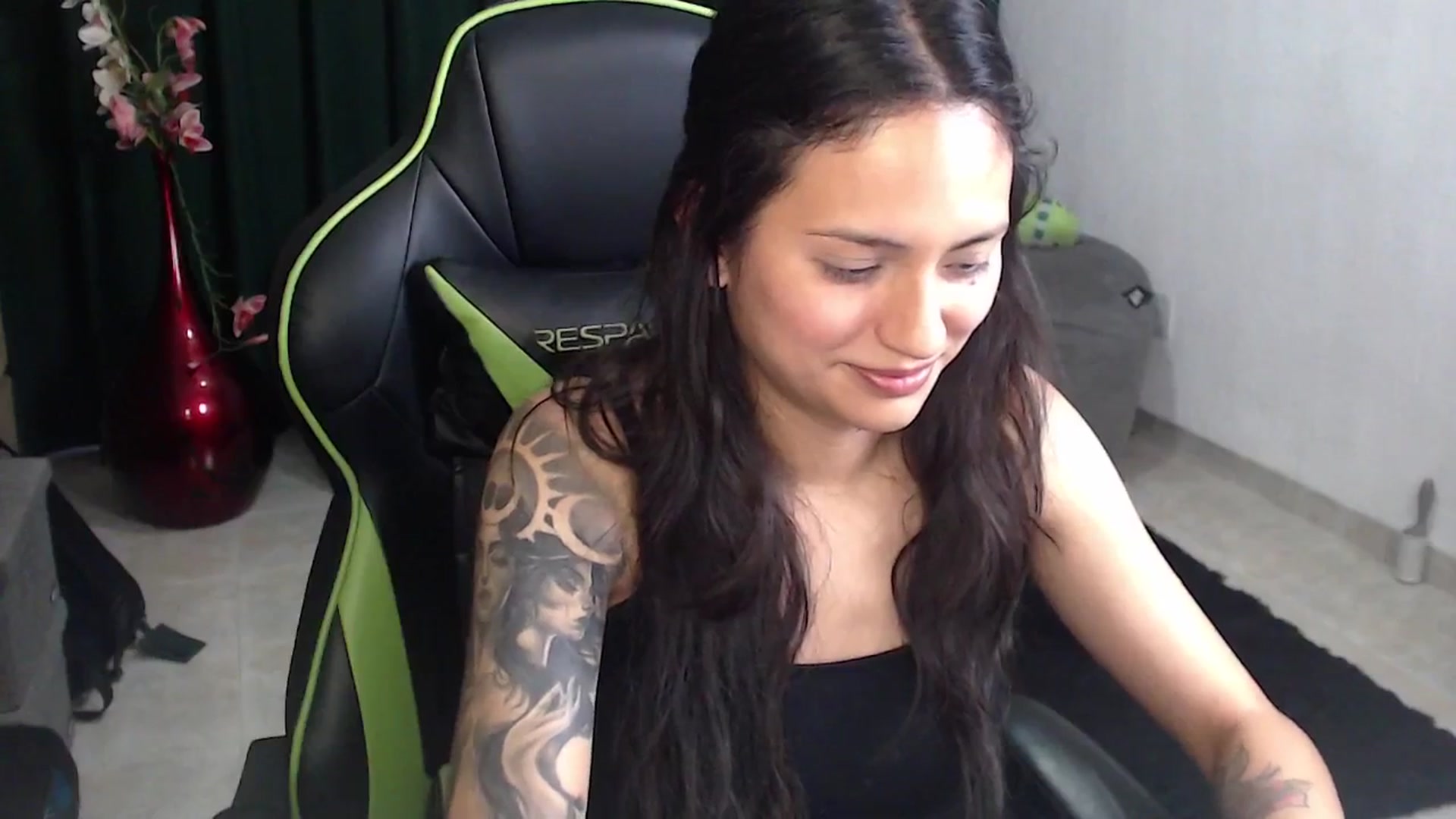 Gallery image thumbnail from NamiSinner's myfreecams stream on, 03/26/2026, 22:38 image 17 of 20