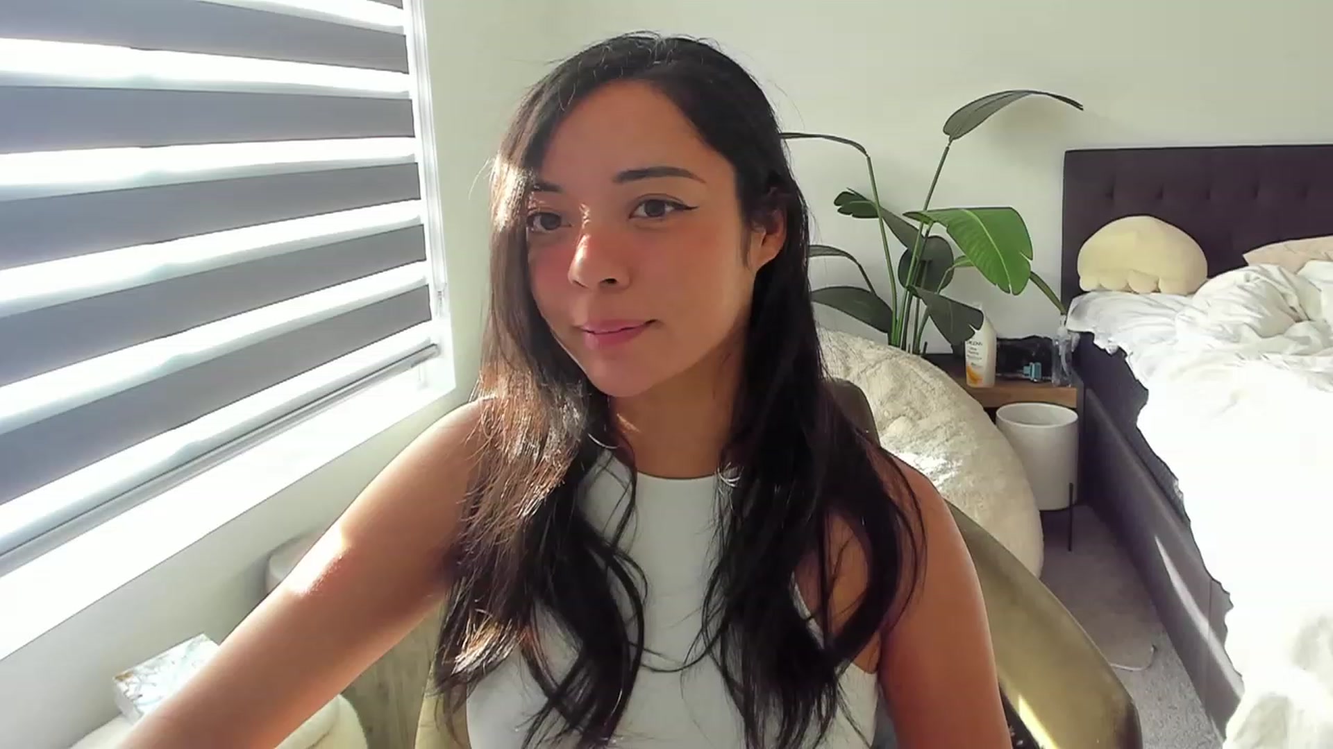 Gallery image thumbnail from Nami_'s myfreecams stream on, 07/23/2023, 02:55 image 1 of 20