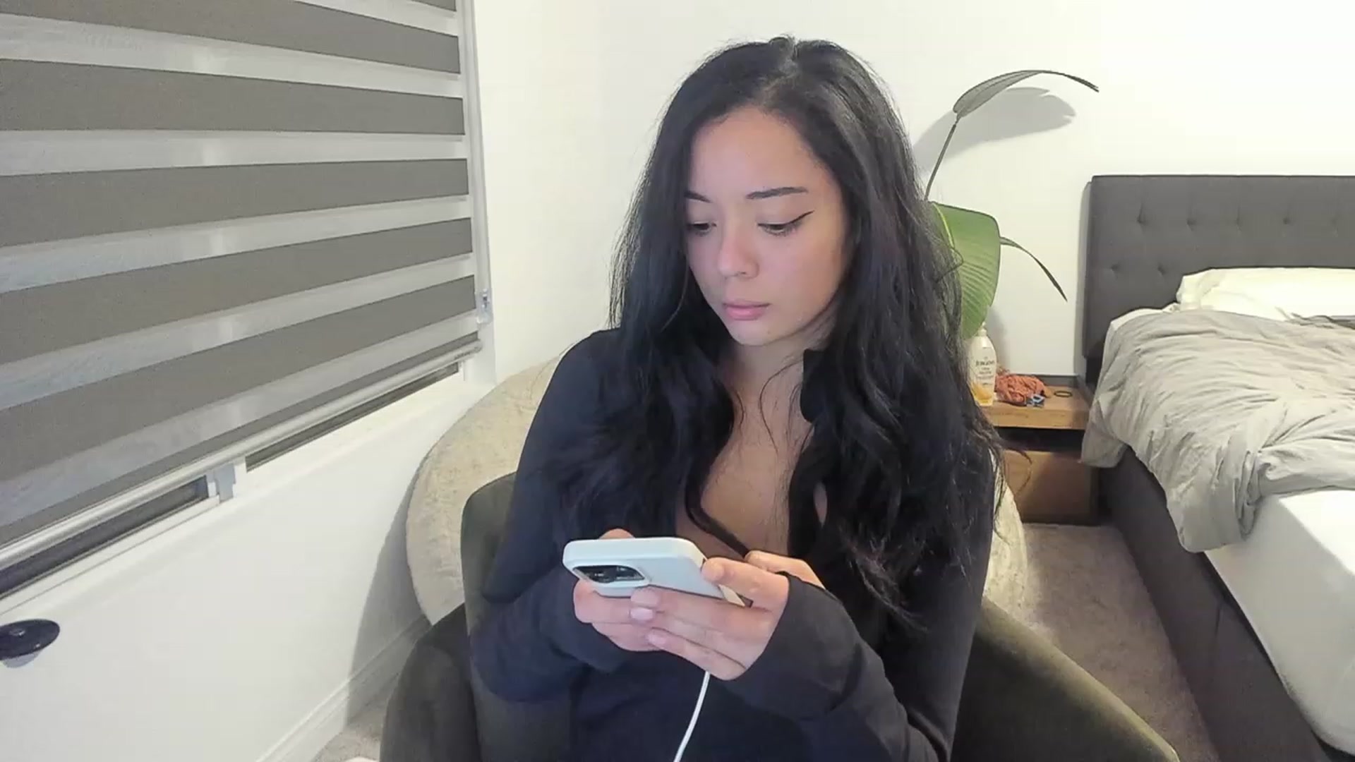 Gallery image thumbnail from Nami_'s myfreecams stream on, 08/05/2023, 05:50 image 4 of 20